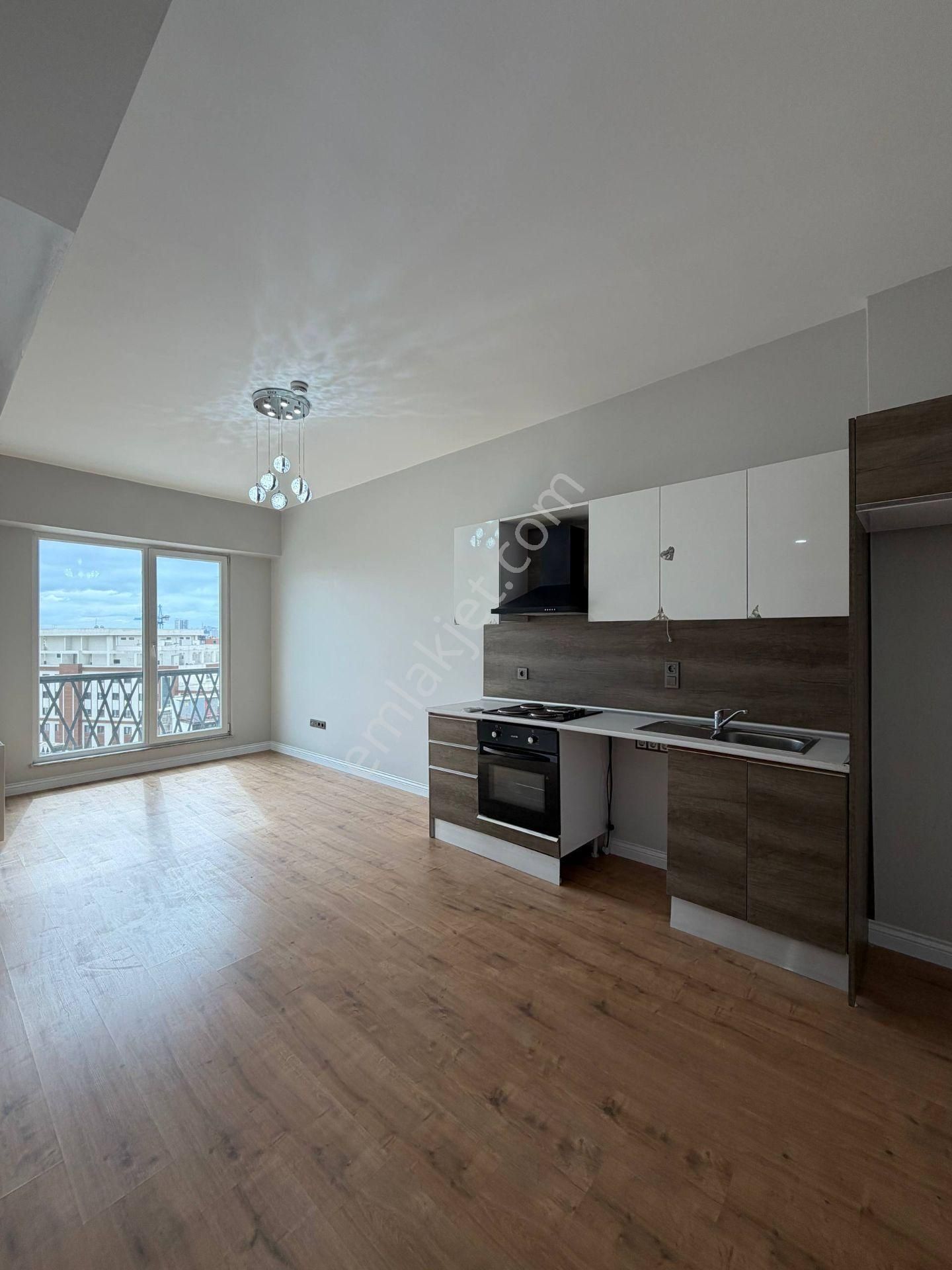 Esenyurt Pınar Mahallesi 1+1 Kiralık Daire Amerikan Mutfak Çift Balkonlu Site İçerisinde Ak Towers - Görsel 2