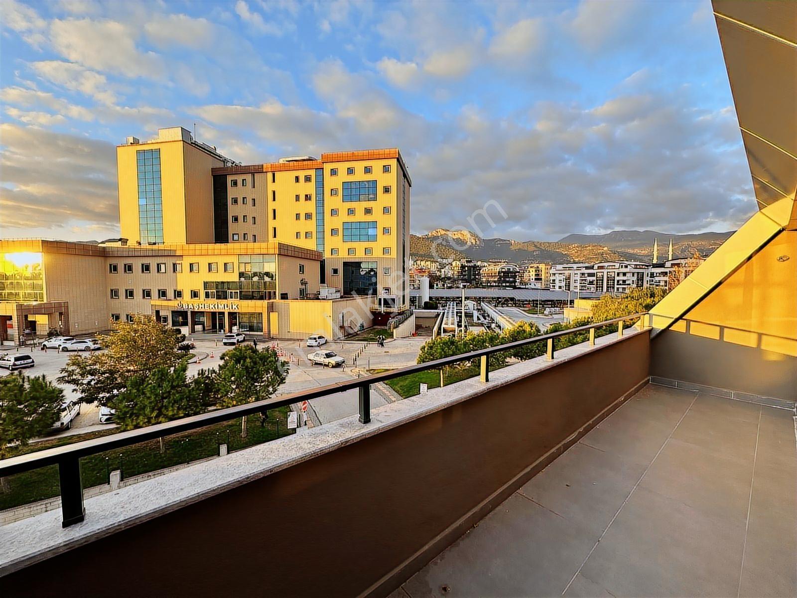 Alanya Alkü Yanındaki Plaza'da Kiralık Ofis - Görsel 12