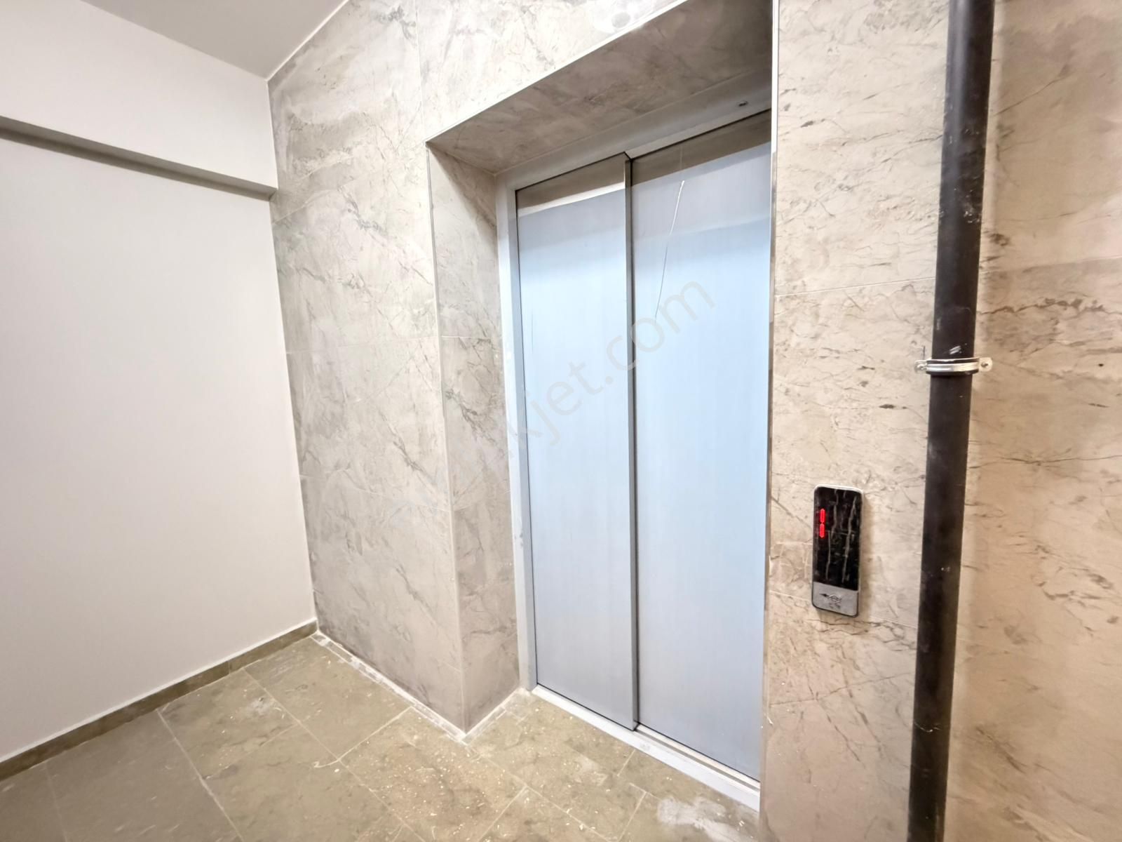 Remax Anı 'dan Bulgurlu 'da Cadde Üzeri Sıfır Satılık 3+1 Daire - Görsel 27