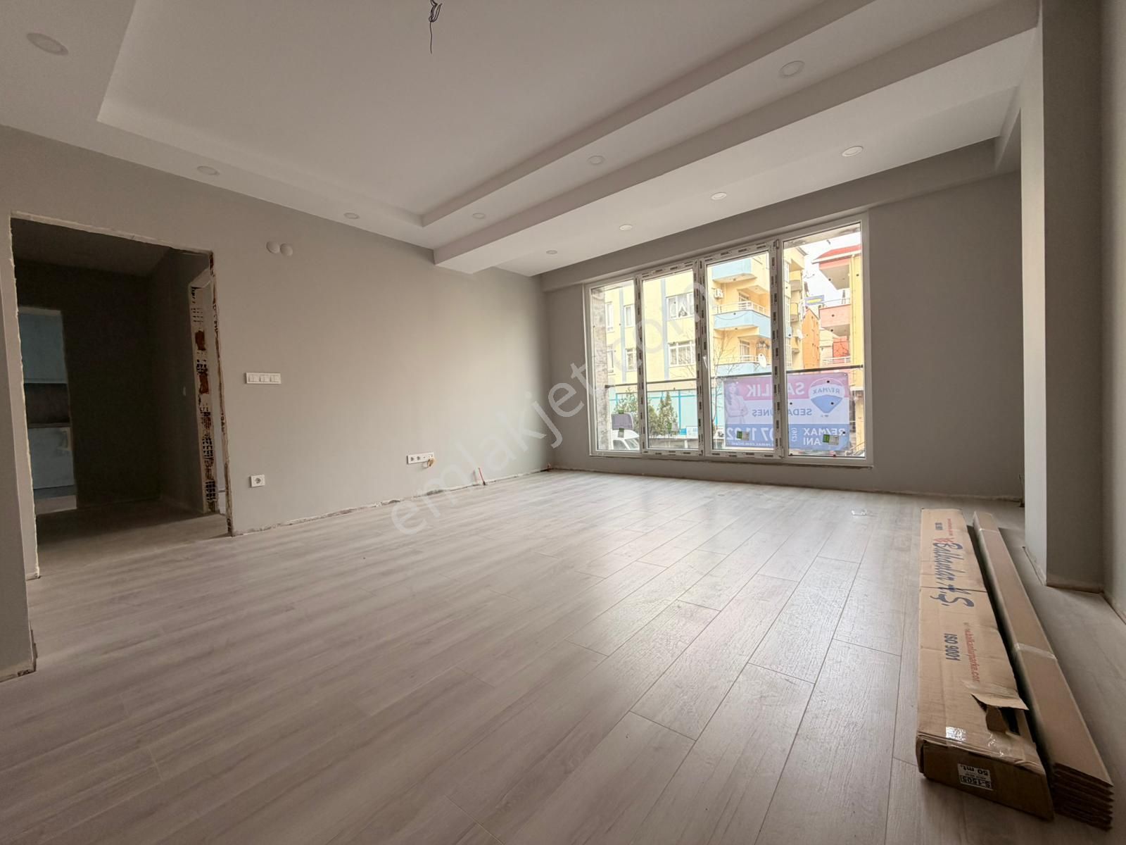 Remax Anı 'dan Bulgurlu 'da Cadde Üzeri Sıfır Satılık 3+1 Daire - Görsel 3