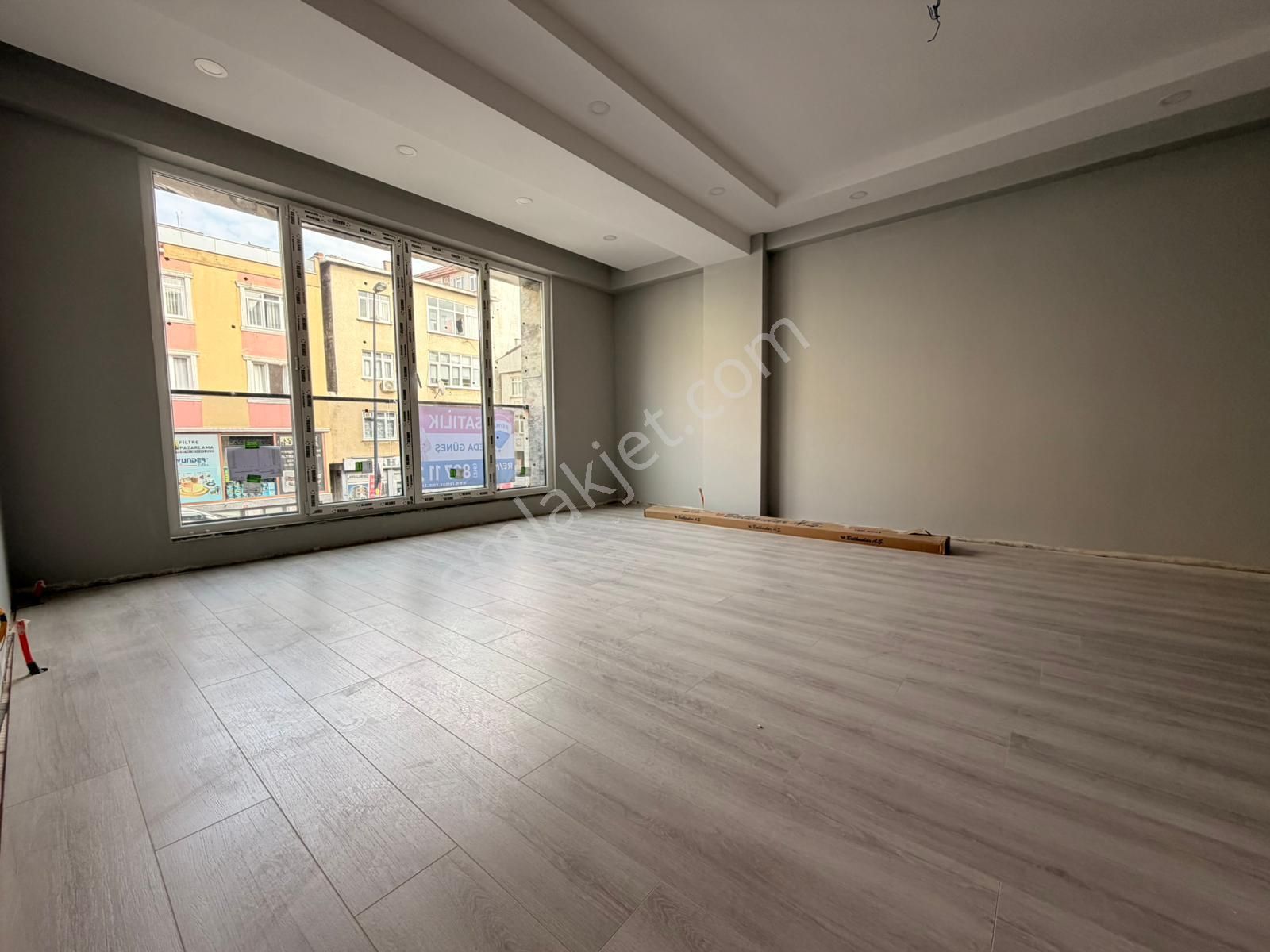 Remax Anı 'dan Bulgurlu 'da Cadde Üzeri Sıfır Satılık 3+1 Daire - Görsel 4