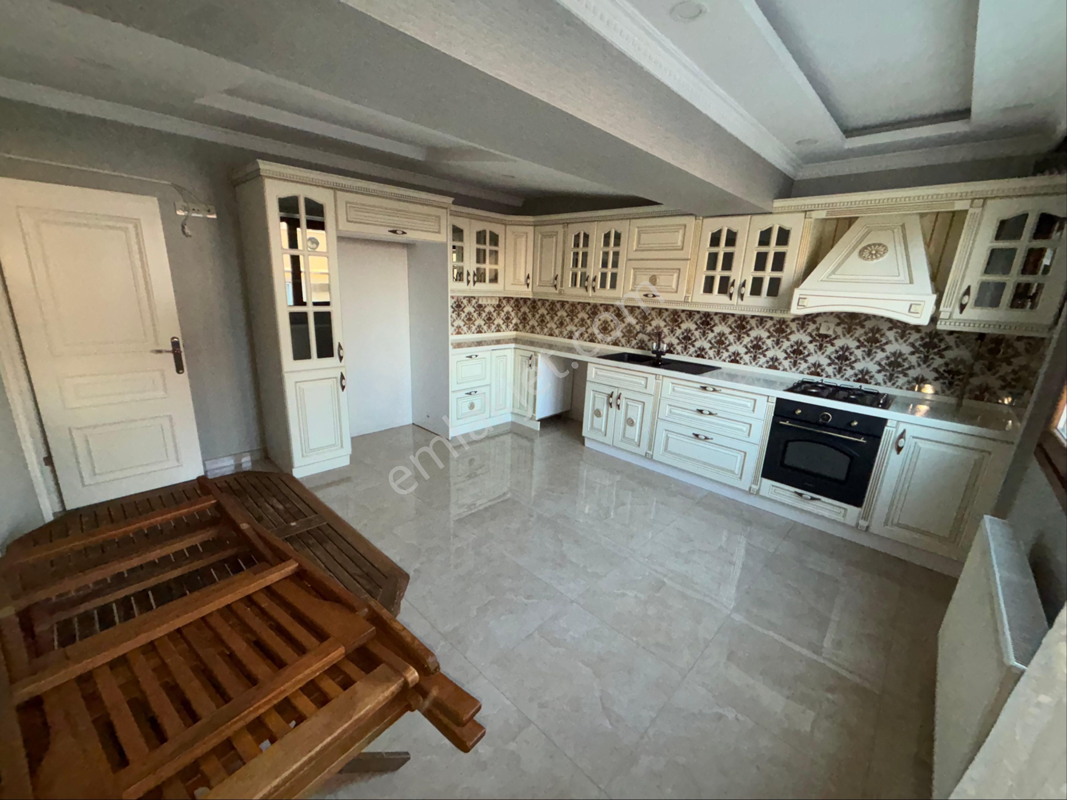 Yenibosna’da Kiralık 4+1 Kiralık Teras Daire - Görsel 16