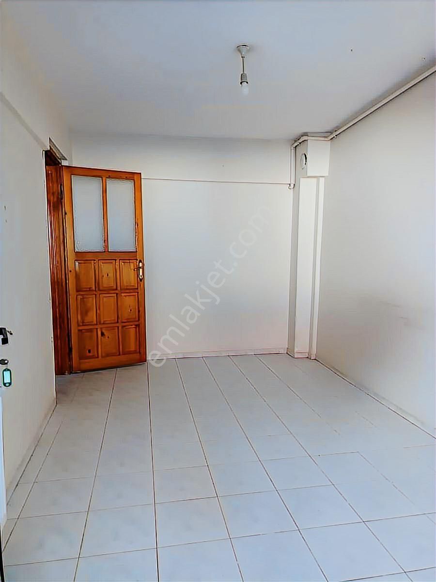 Osmangazi Mahallesi'nde 2+1 Kiralık Daire - Görsel 12