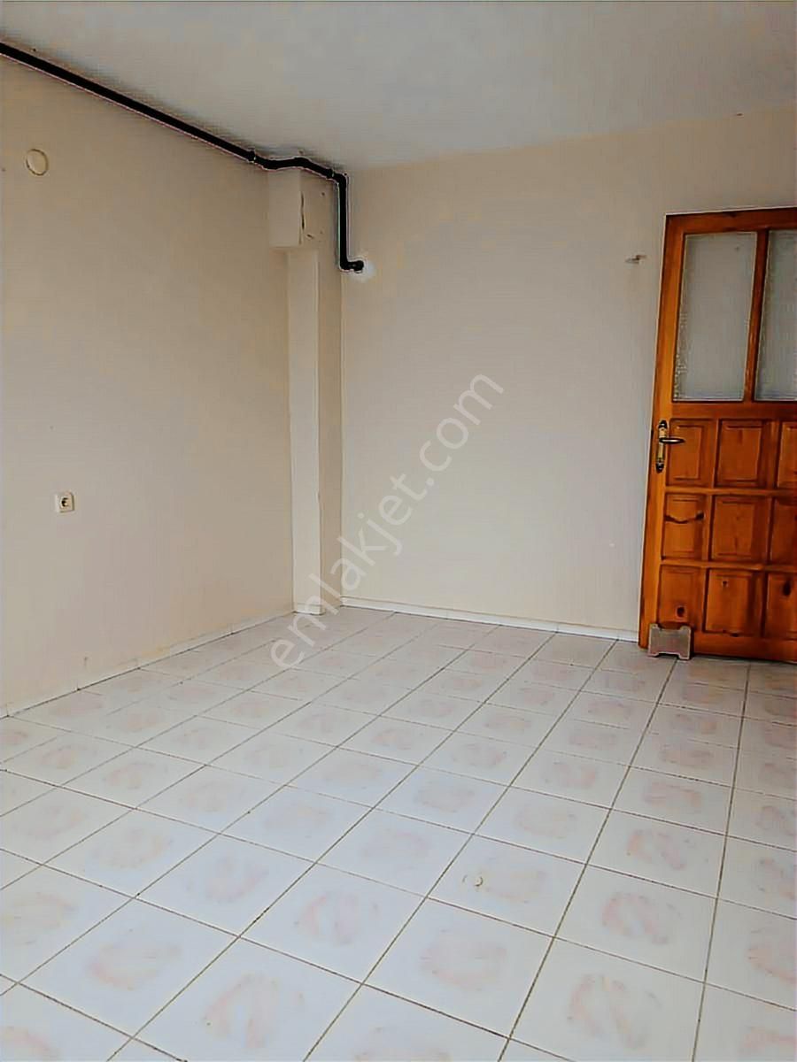 Osmangazi Mahallesi'nde 2+1 Kiralık Daire - Görsel 14