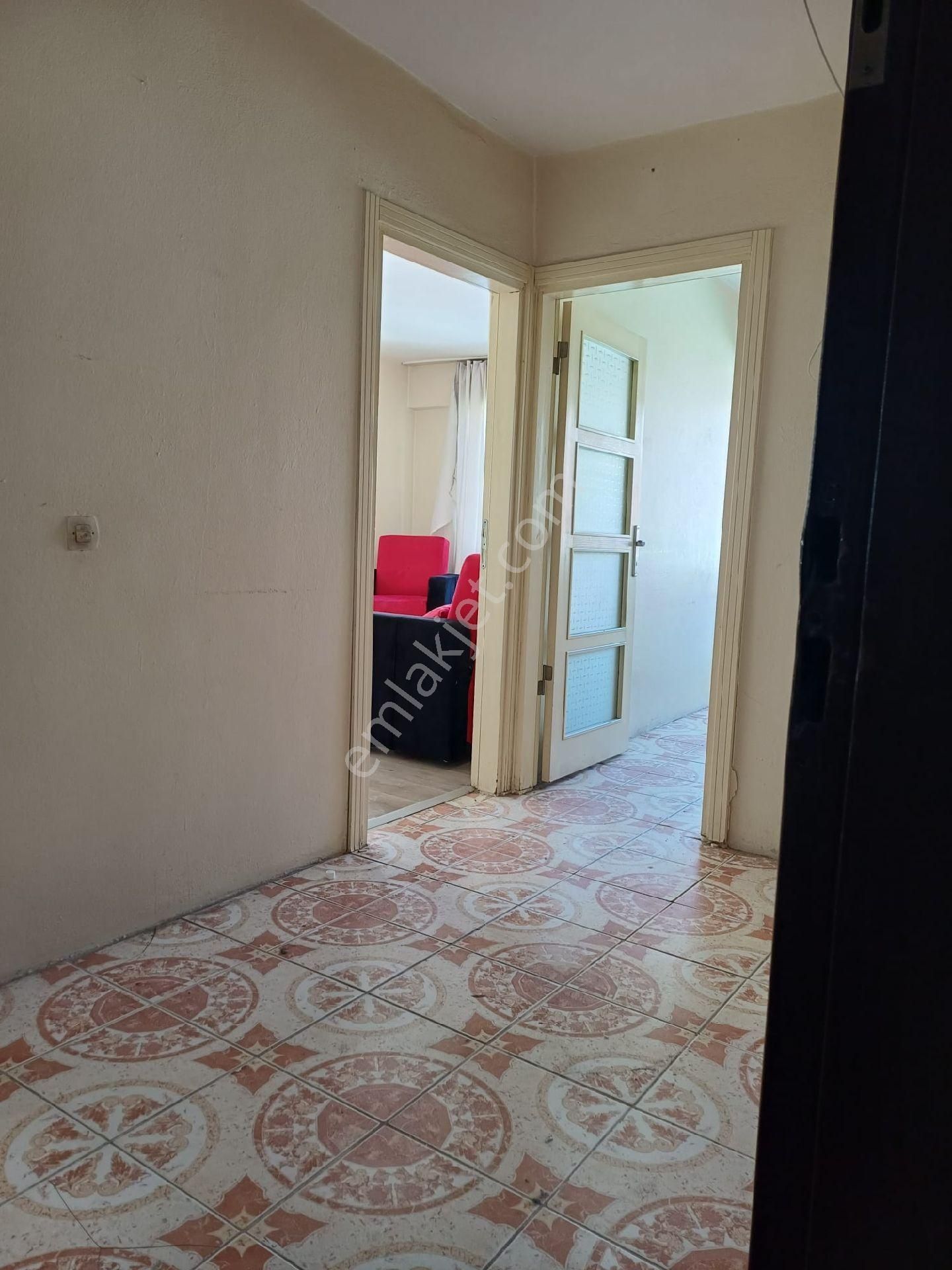 Ümraniye Çamlık İkbal Caddesi Üzerinde 3.kat 2+1 Kısmen Eşyalı Yabancıya - Görsel 3