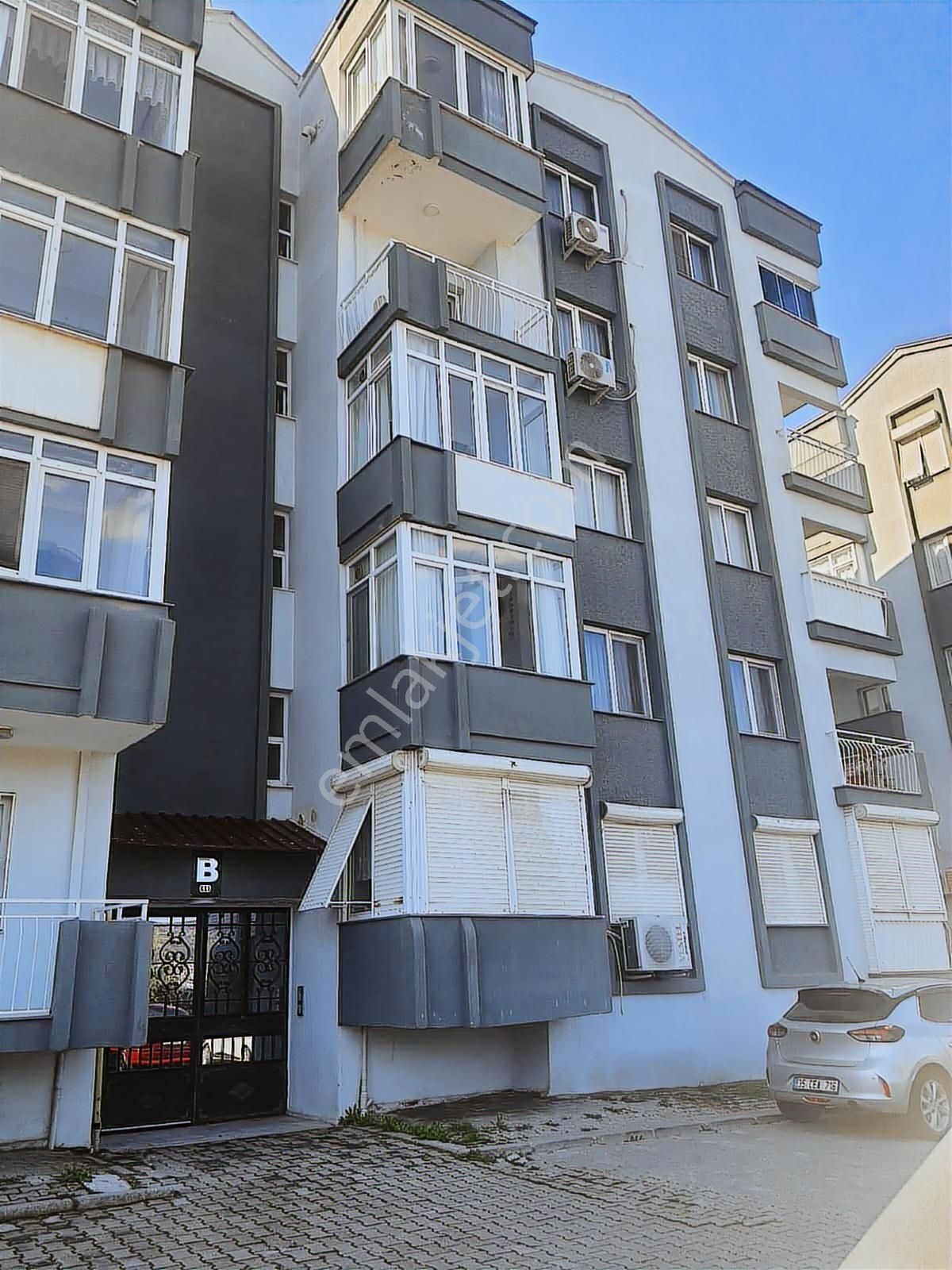 Gaziemir Beyazevler'de Muhteşem Konumlu Satılık 3+1 Daire - Görsel 29