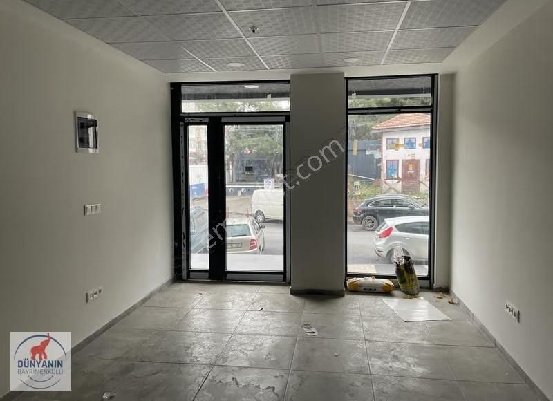 Maltepe Merkezde Minibüs Yolu Üzerinde Kiralık Dükkan&mağaza