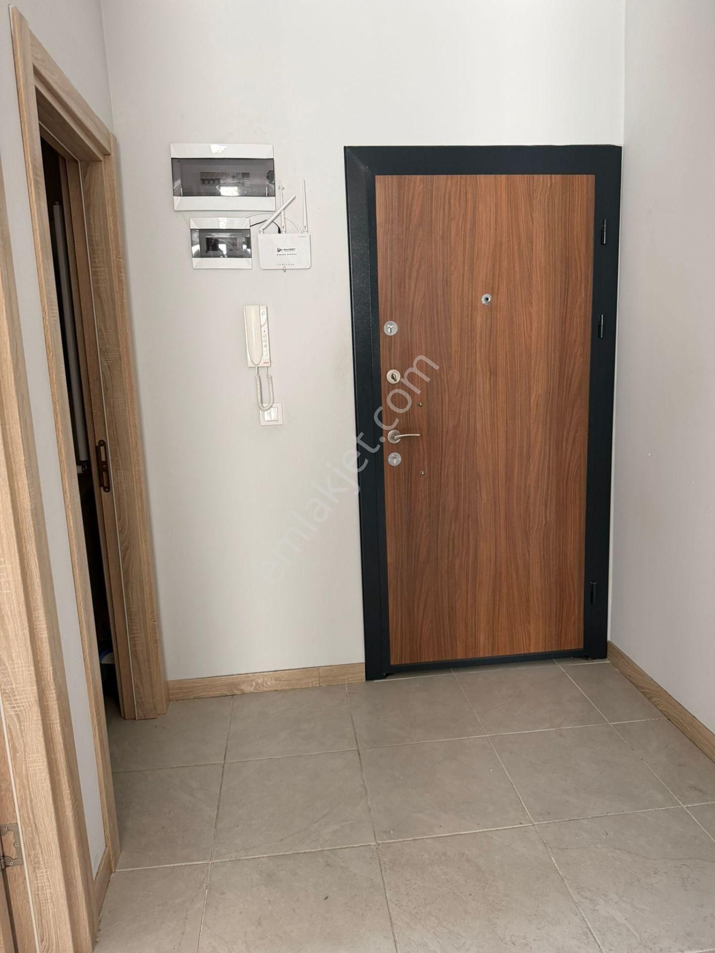 Esenyurt Piri Reis Mahallesi 1+1 Kiralık Boş Daire Balkonlu Havuzlu Site İçerisinde Metrobüse Yakın - Görsel 21