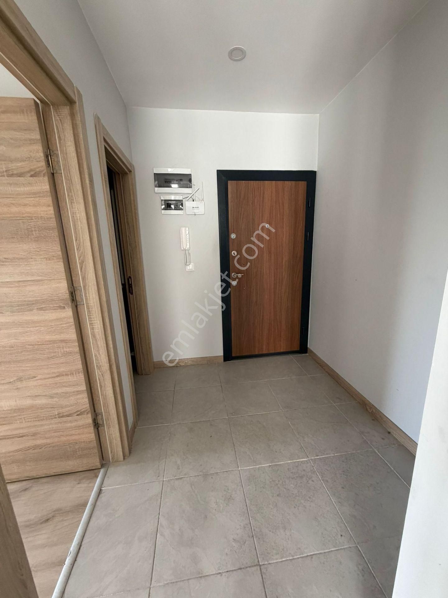 Esenyurt Piri Reis Mahallesi 1+1 Kiralık Boş Daire Balkonlu Havuzlu Site İçerisinde Metrobüse Yakın - Görsel 23
