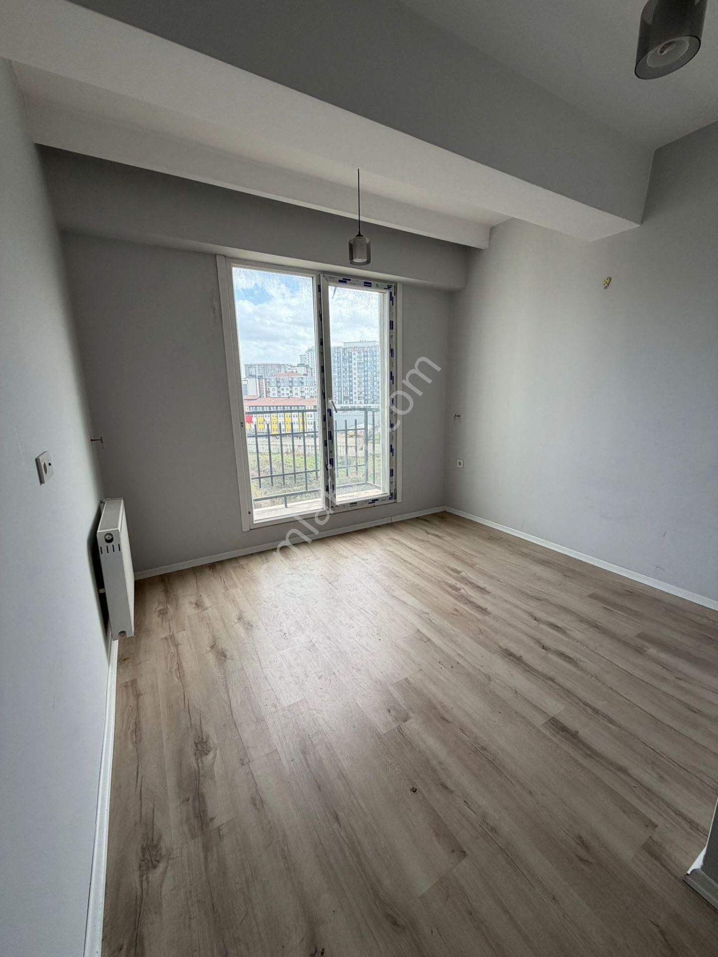 Esenyurt Piri Reis Mahallesi 1+1 Kiralık Boş Daire Balkonlu Havuzlu Site İçerisinde Metrobüse Yakın - Görsel 24
