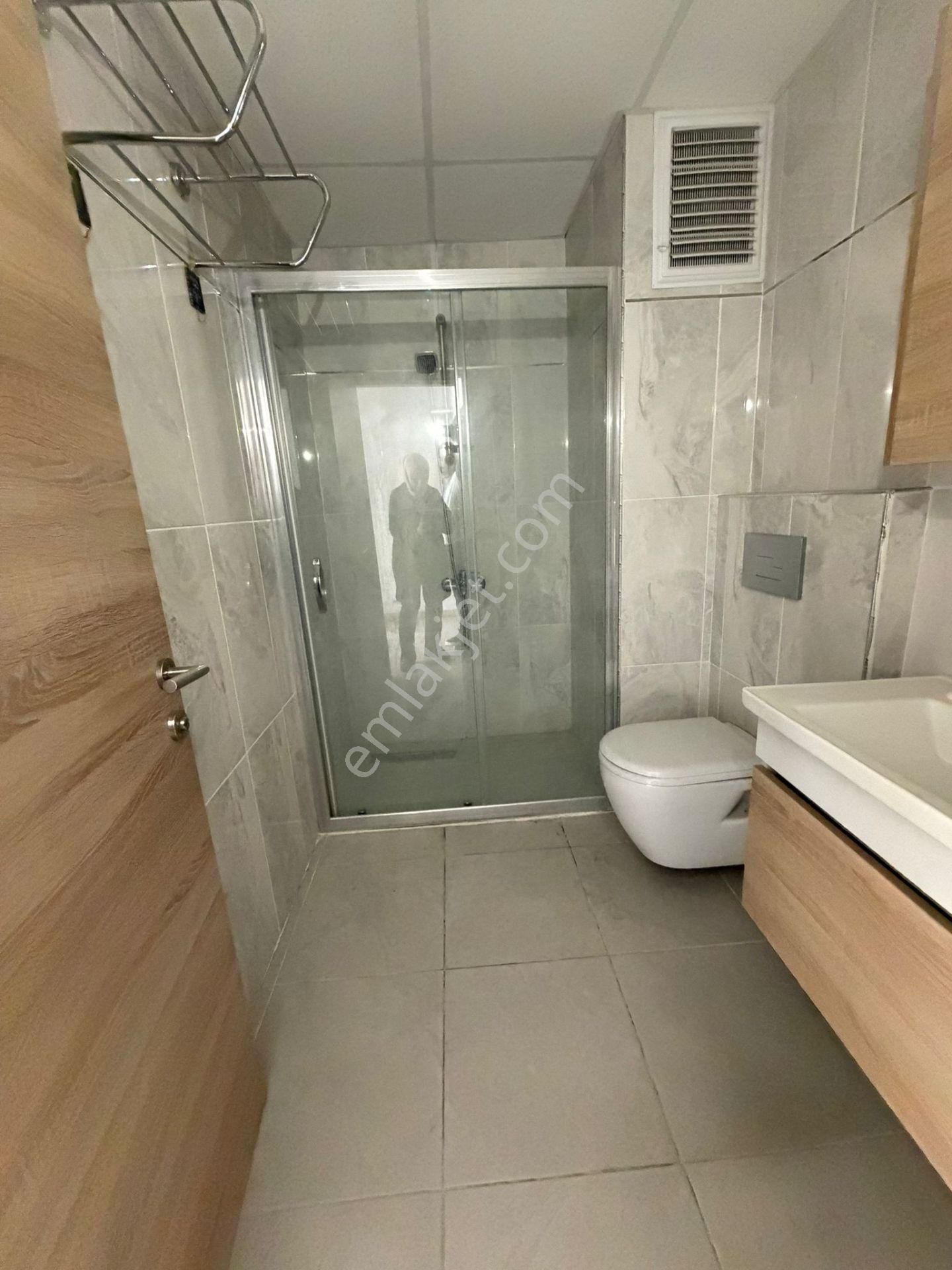 Esenyurt Piri Reis Mahallesi 1+1 Kiralık Boş Daire Balkonlu Havuzlu Site İçerisinde Metrobüse Yakın - Görsel 20