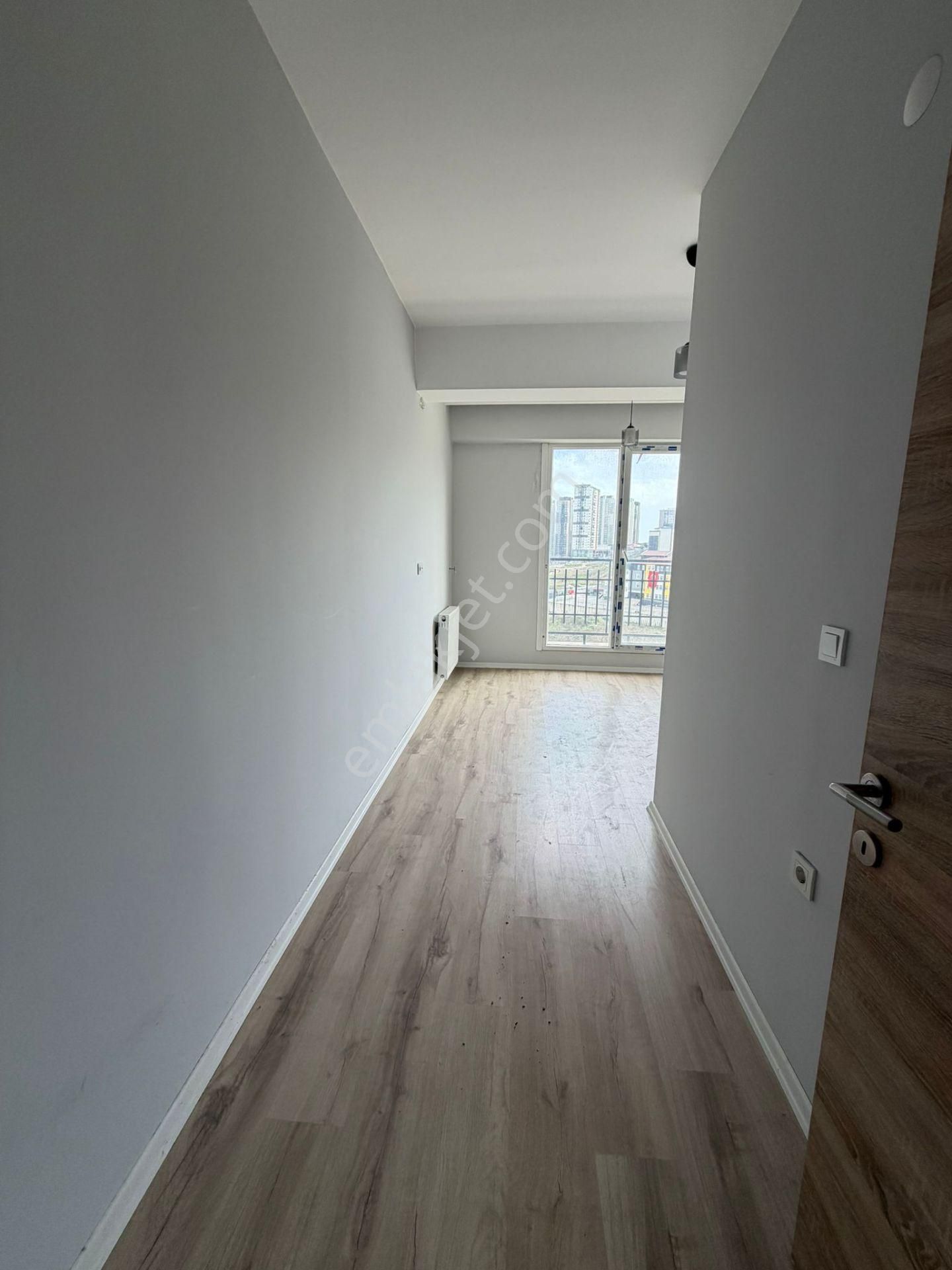 Esenyurt Piri Reis Mahallesi 1+1 Kiralık Boş Daire Balkonlu Havuzlu Site İçerisinde Metrobüse Yakın - Görsel 28