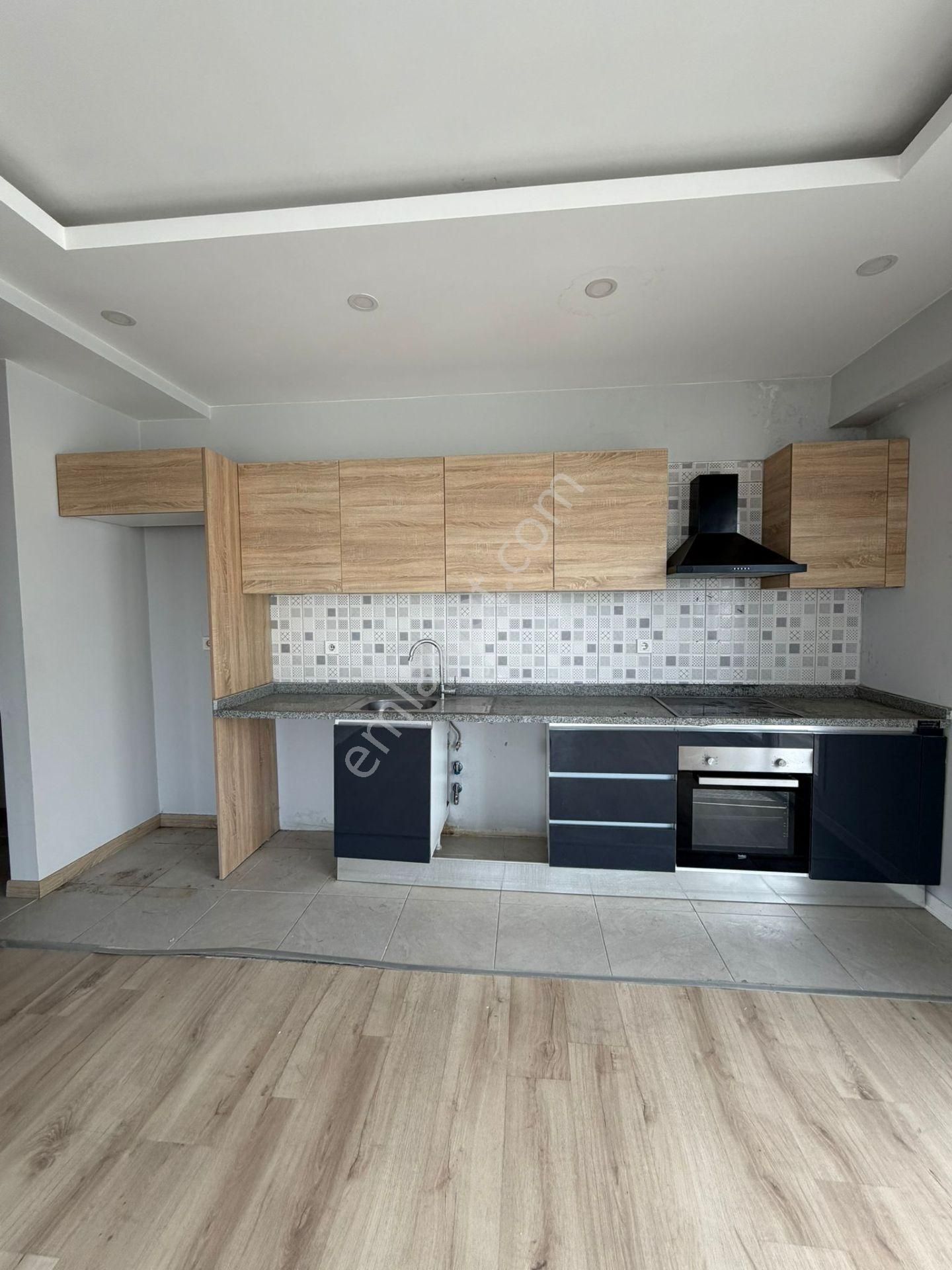 Esenyurt Piri Reis Mahallesi 1+1 Kiralık Boş Daire Balkonlu Havuzlu Site İçerisinde Metrobüse Yakın - Görsel 13