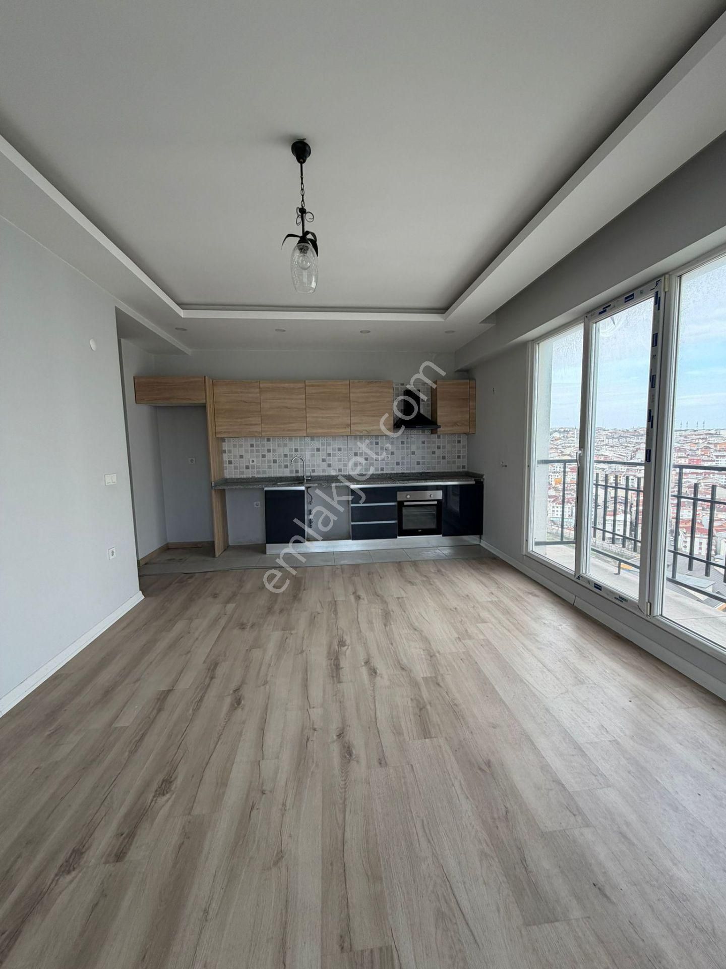 Esenyurt Piri Reis Mahallesi 1+1 Kiralık Boş Daire Balkonlu Havuzlu Site İçerisinde Metrobüse Yakın - Görsel 8