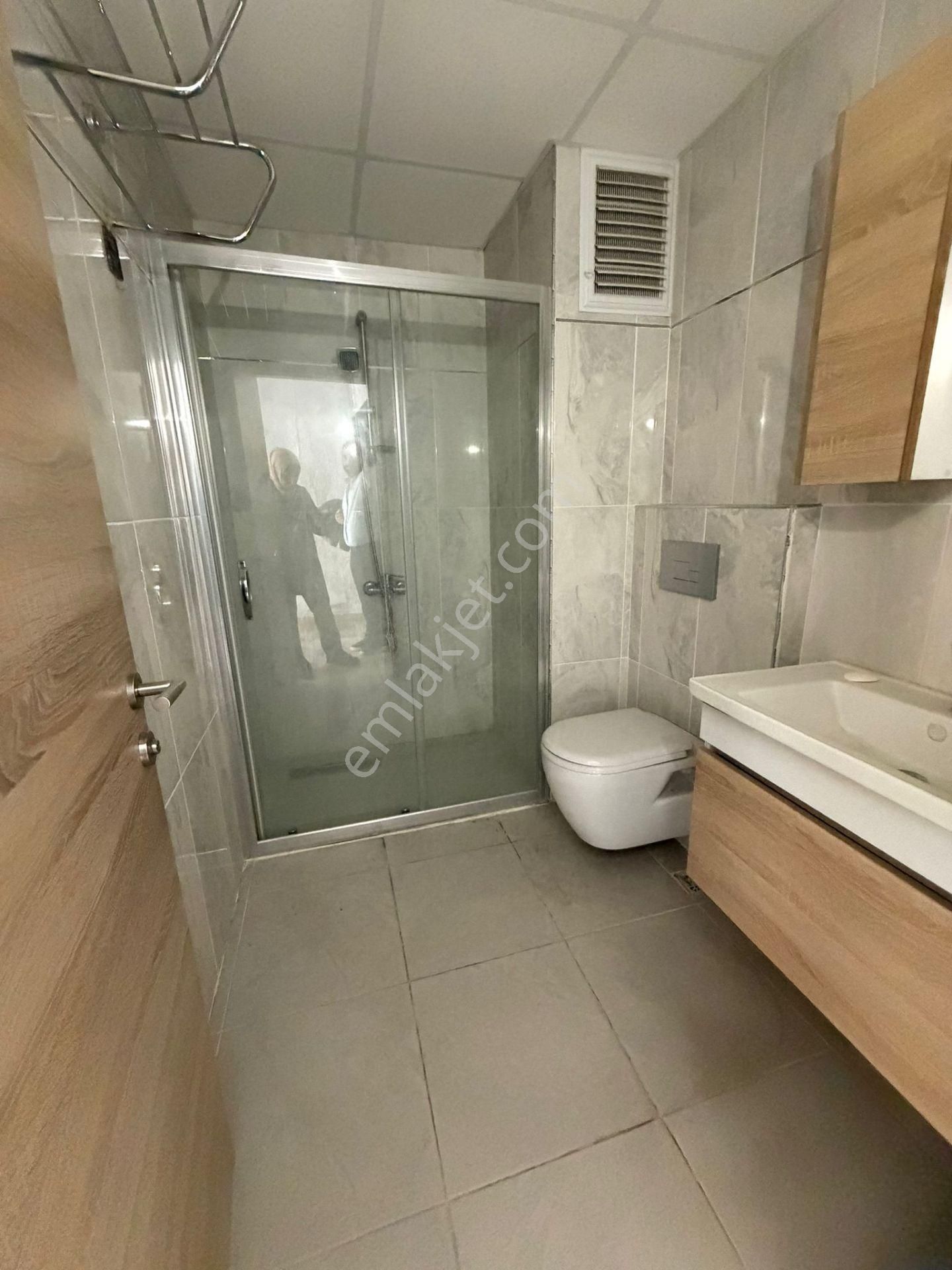 Esenyurt Piri Reis Mahallesi 1+1 Kiralık Boş Daire Balkonlu Havuzlu Site İçerisinde Metrobüse Yakın - Görsel 22