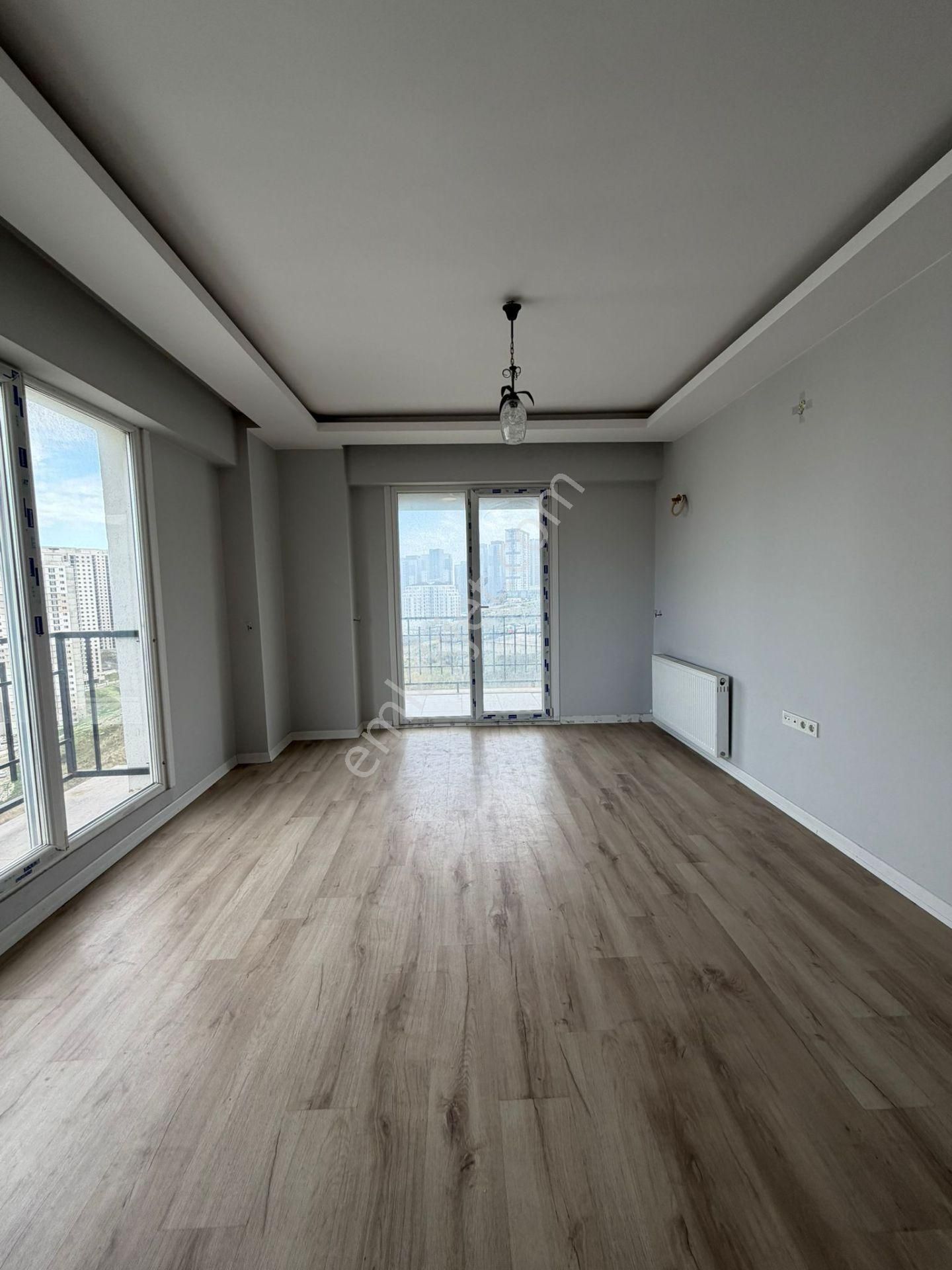 Esenyurt Piri Reis Mahallesi 1+1 Kiralık Boş Daire Balkonlu Havuzlu Site İçerisinde Metrobüse Yakın - Görsel 9