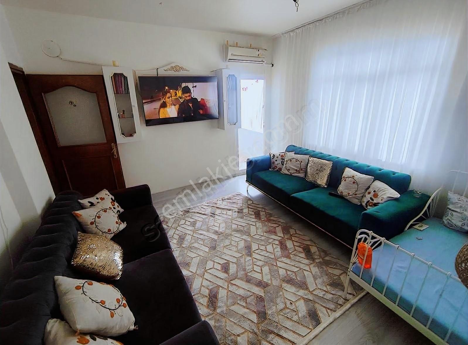 2+1 90m² Süper Konum Hisseli 1kat Balkonlu