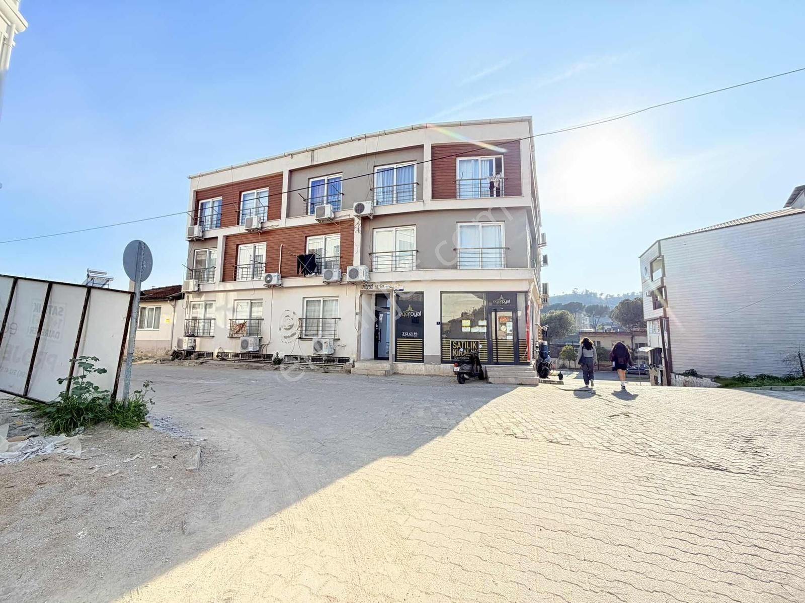 Emsalsiz Konumda Yatırım Fırsatı 1+1