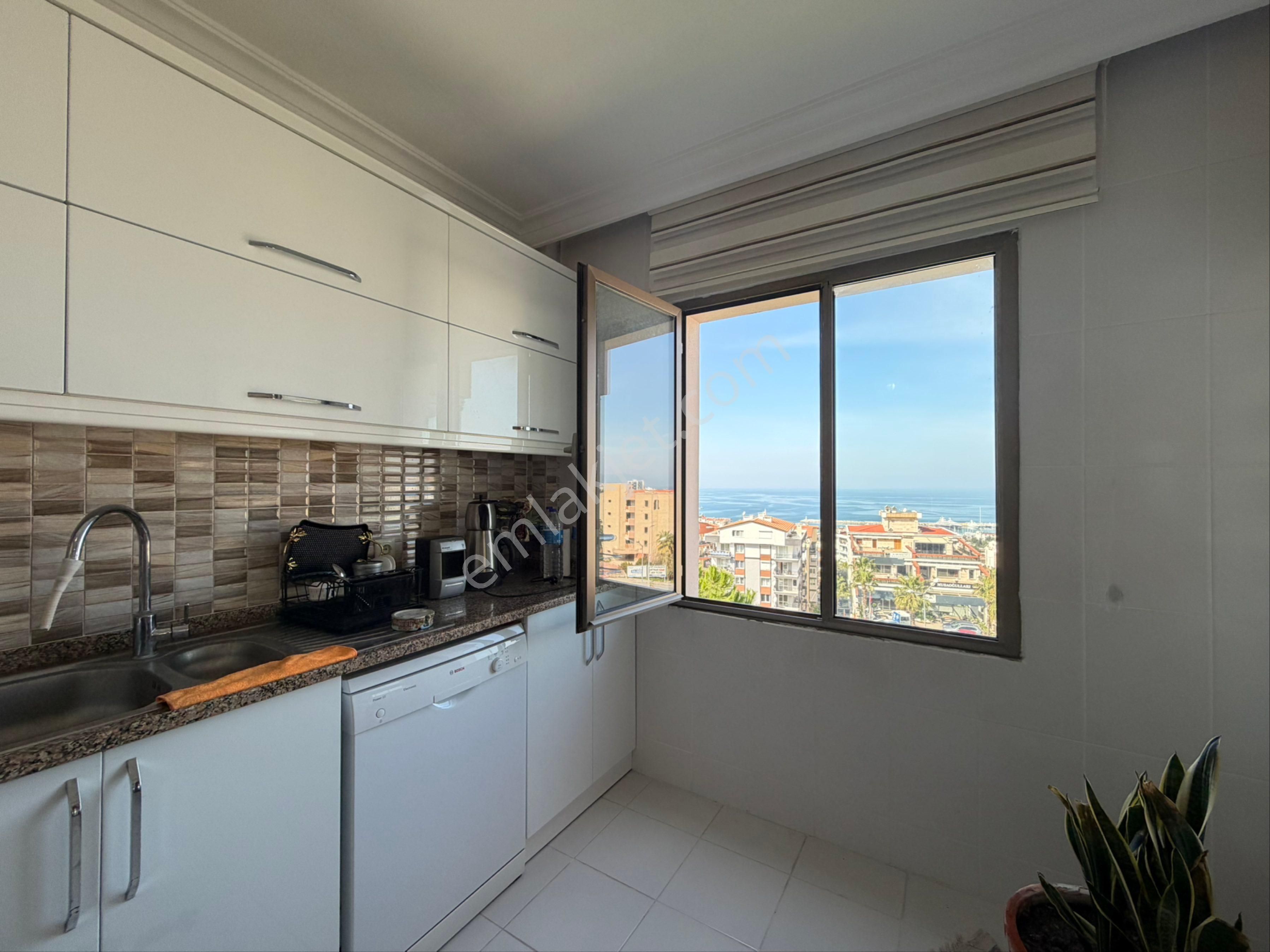 Kuşadası Ege Mahallesinde Eşsiz Full Deniz Manzaralı 3+1 Satılık Daire - Görsel 4