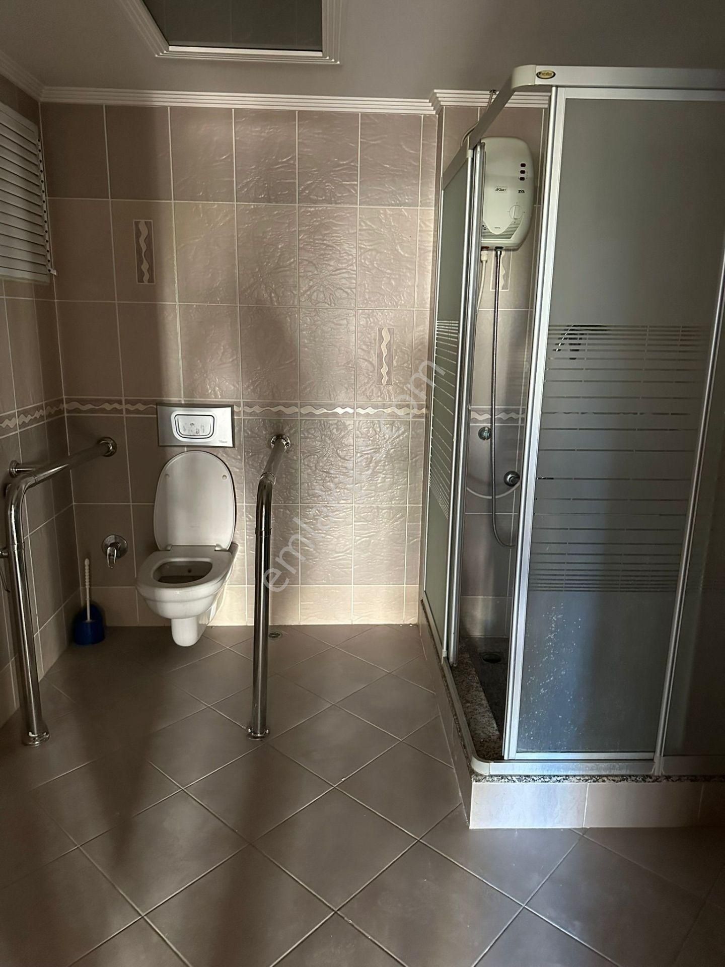 Adana Huzurevlerinde 3+1 Doğalgazlı Kombili Yakın Konumda Metroya Yakın Kiralık Fırsat Daire - Görsel 8