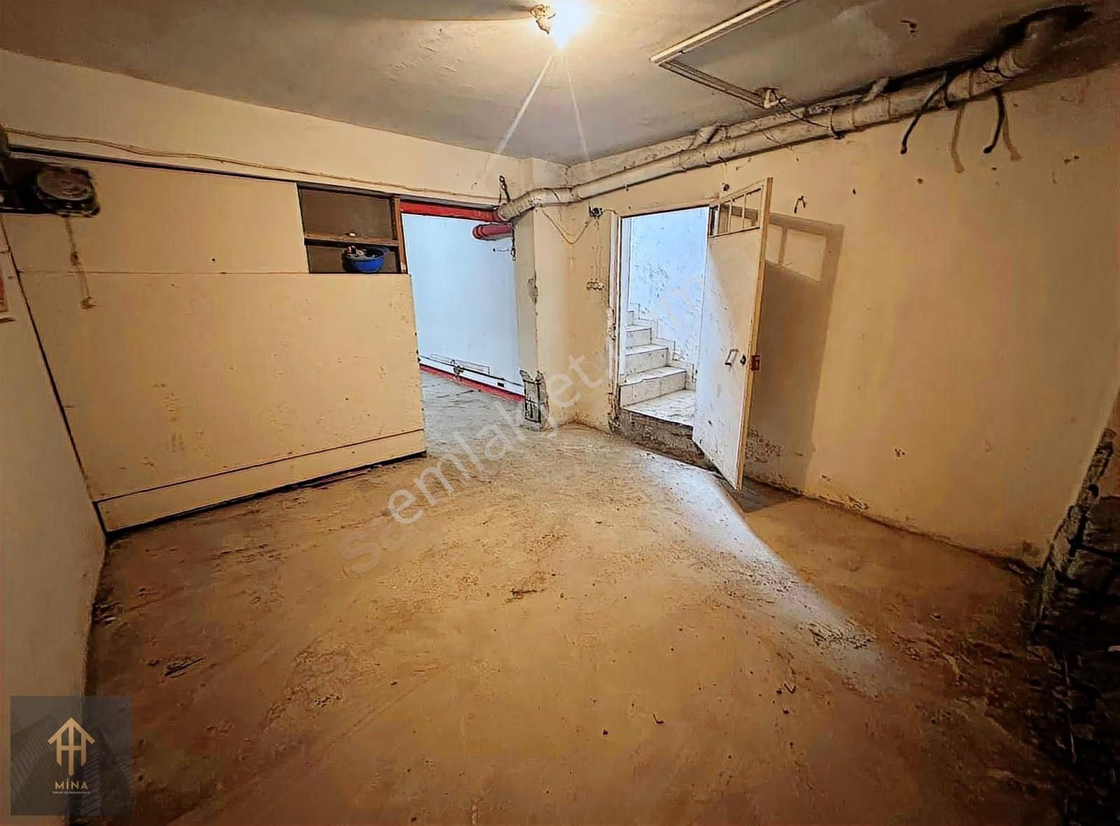 Düz Ayak Depolu Dükkan Reşitpaşa Caddesine Komşu - Görsel 19