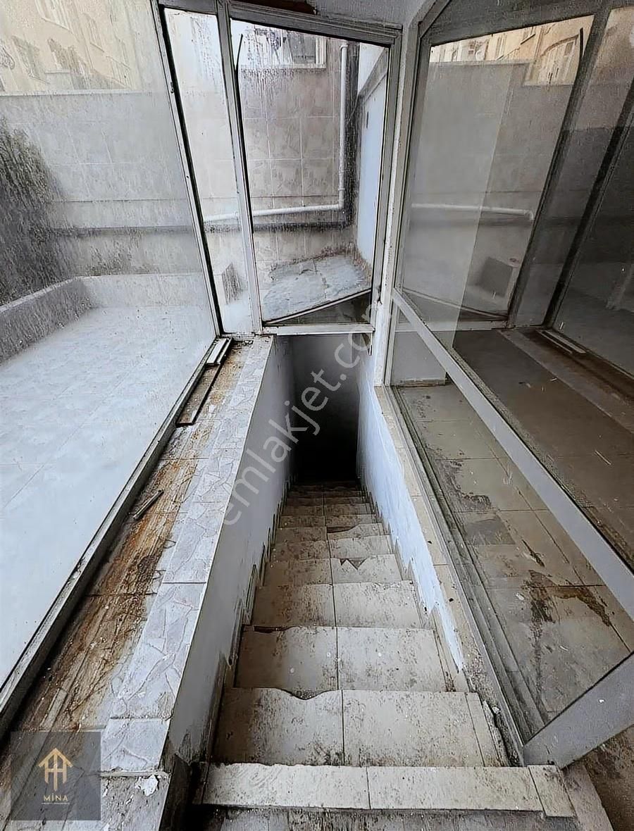 Düz Ayak Depolu Dükkan Reşitpaşa Caddesine Komşu - Görsel 15