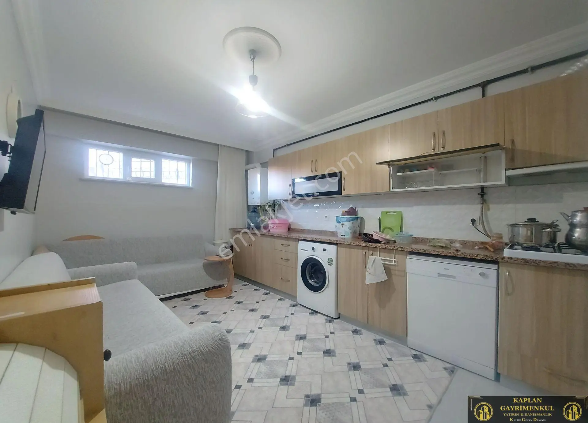 Kaplan Gayrimenkul’den Emek Mah. Dilek Caddesi Yakını 2+1 90 M² Bakımlı Ve Masrafsız Satılık Daire