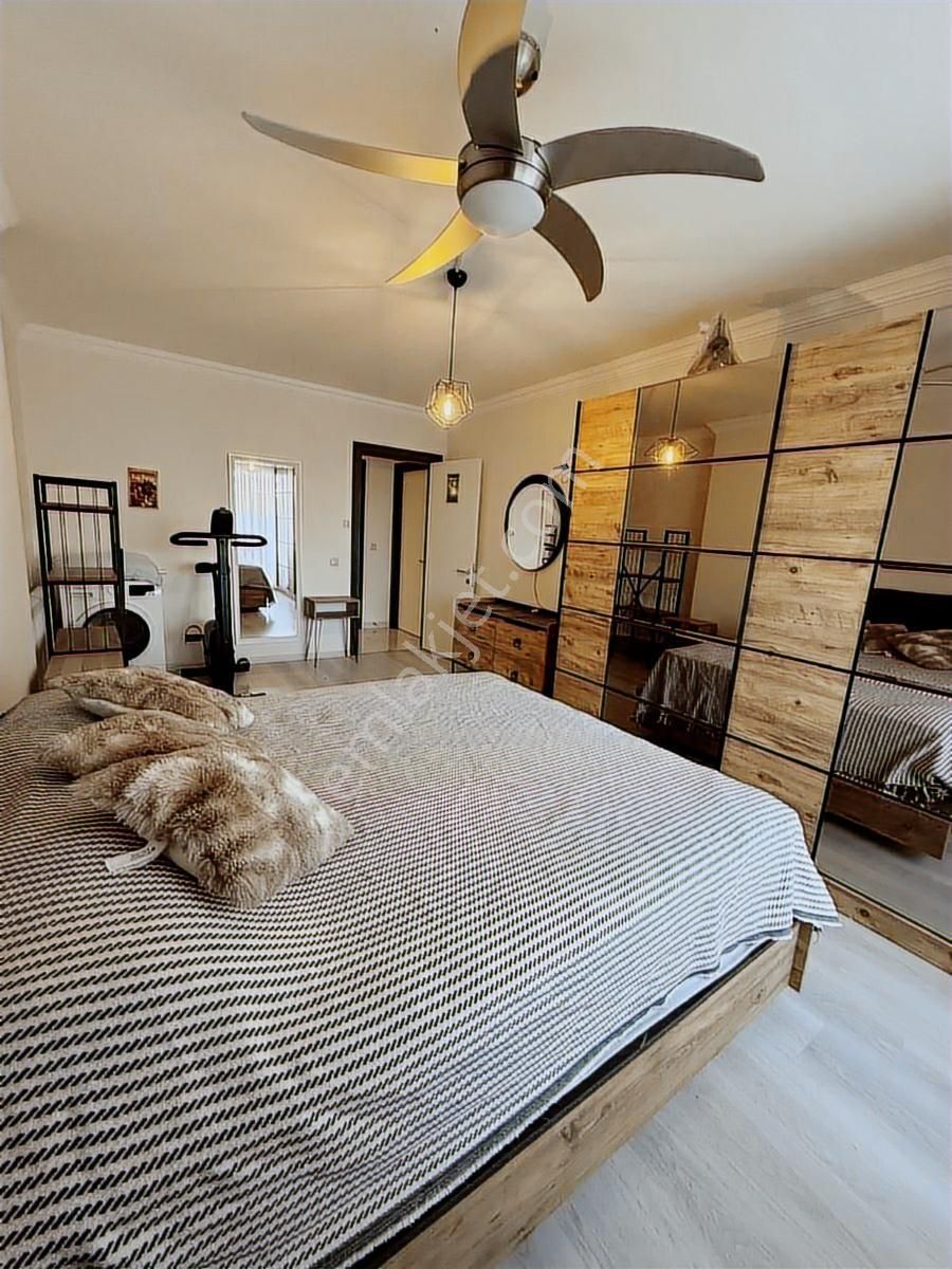 Değirmendere'de Havuzlu Sitede Geniş 3+1 Daire - Görsel 10