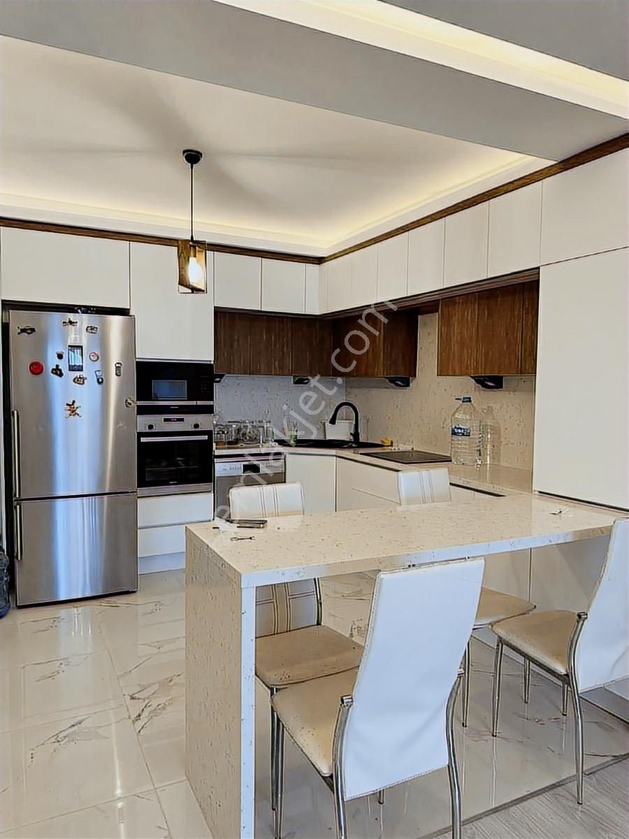 Değirmendere'de Havuzlu Sitede Geniş 3+1 Daire - Görsel 4