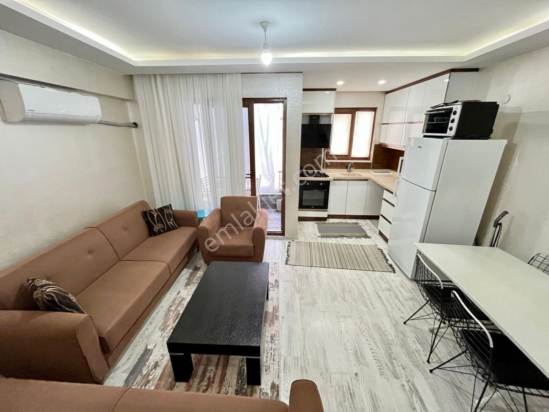 Tek Yetkili Sezgin Emlak'tan Akçay'da Ara Kat Ön Cephe Yeni 1+1