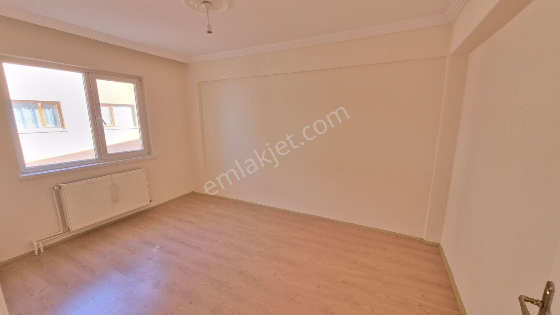 Kent Emlaktan Saimekadında Full Yapılı Asansörlü 2. Katta 3+1 Kiralık Daire - Görsel 15