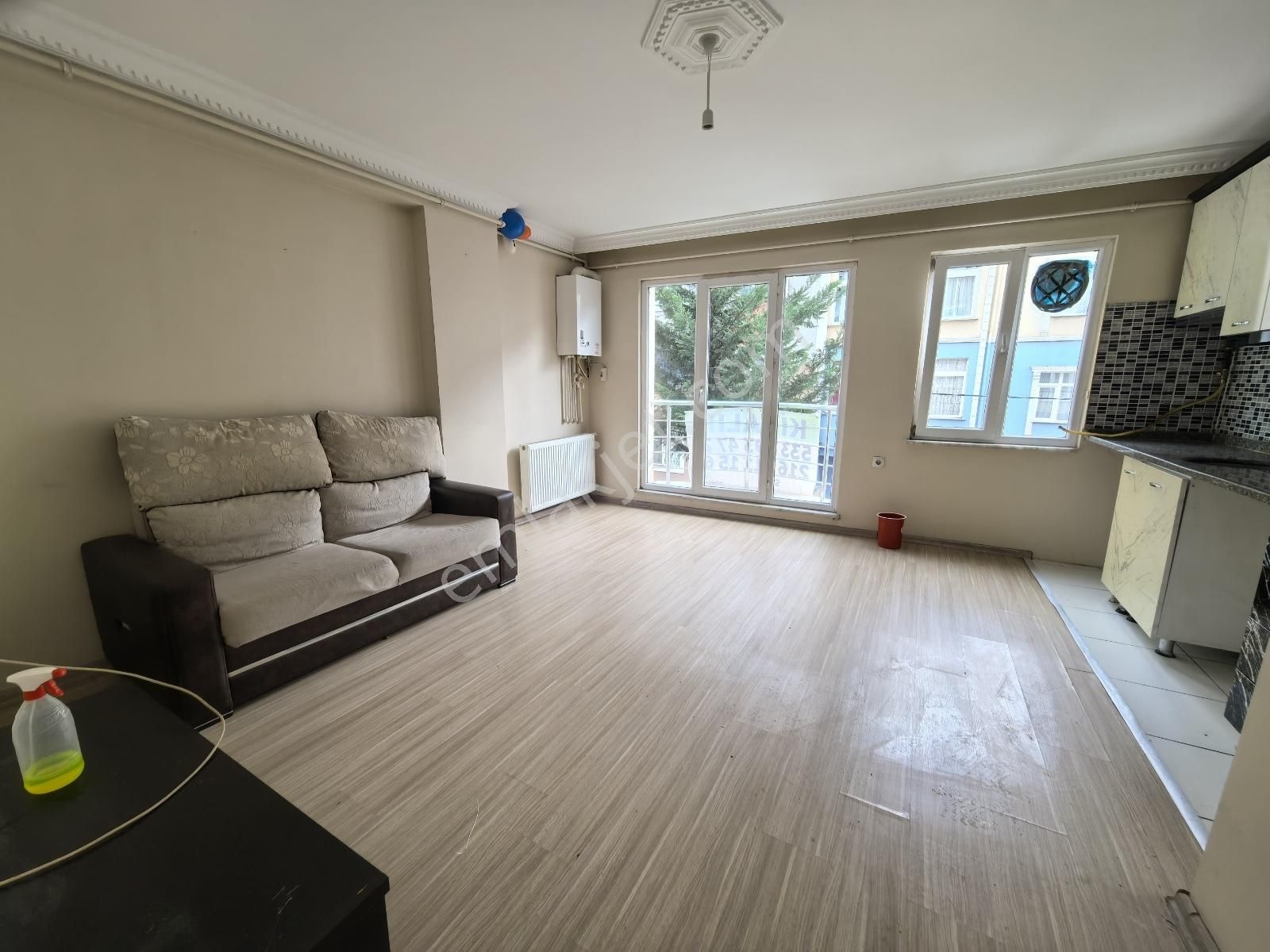 Metroya Yürüme Mesafesinde Amerikan Mutfaklı 2+1 Kiralık Daire..