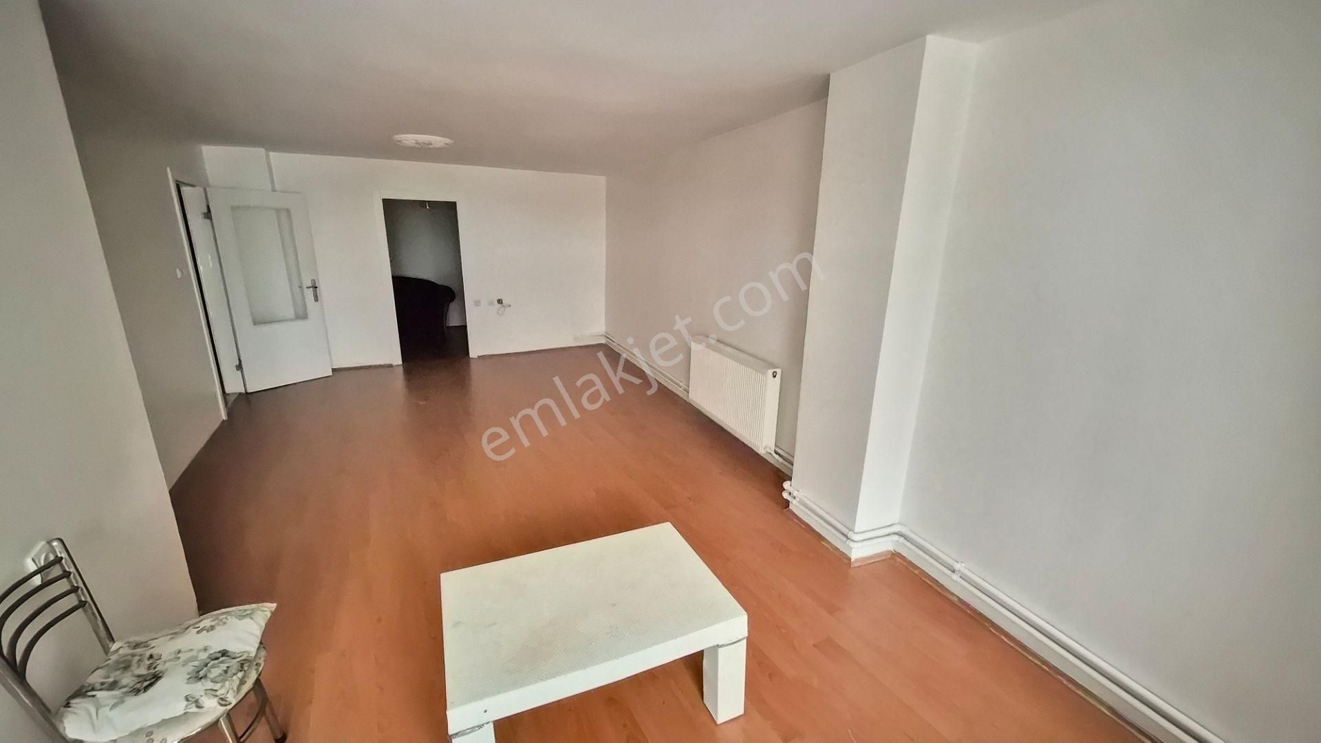 Kent Emlaktan Nato Yolu Caddesi Üzerinde 2+1 Yapılı Kiralık Daire - Görsel 2