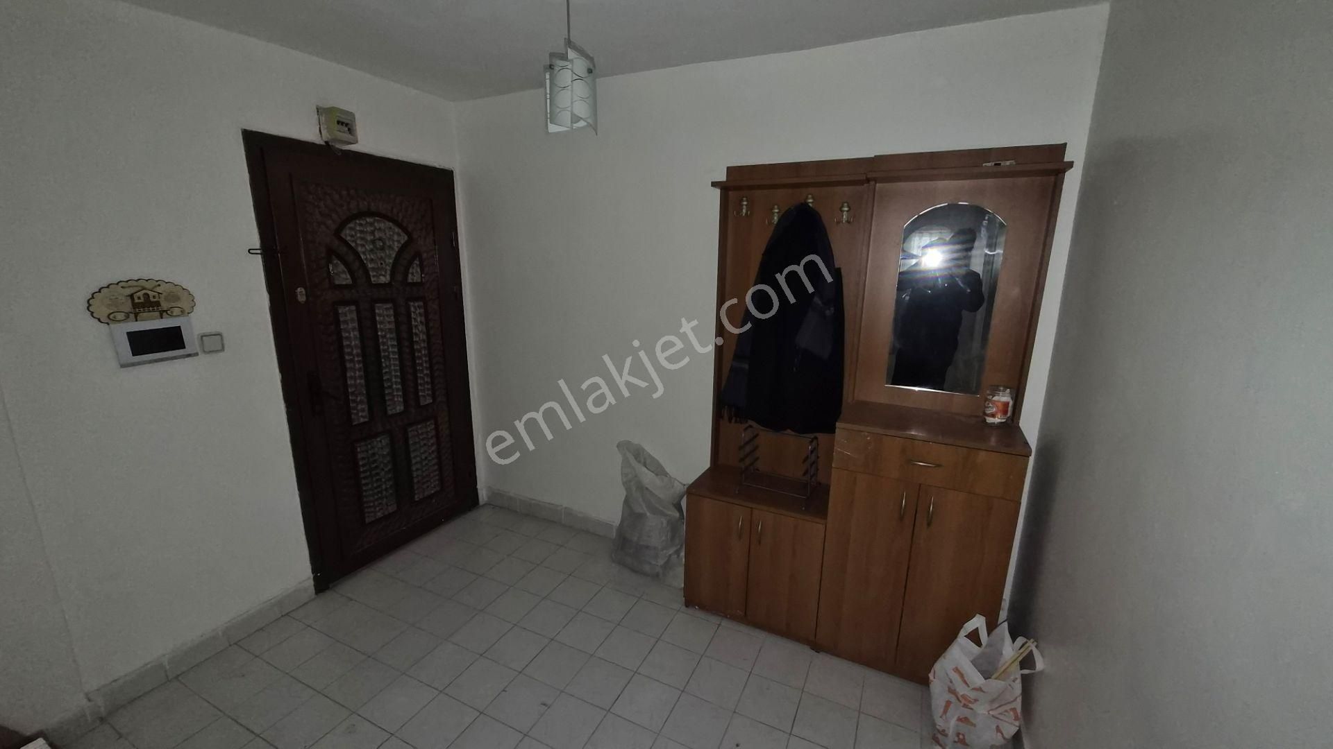 Kent Emlaktan Nato Yolu Caddesi Üzerinde 2+1 Yapılı Kiralık Daire - Görsel 4