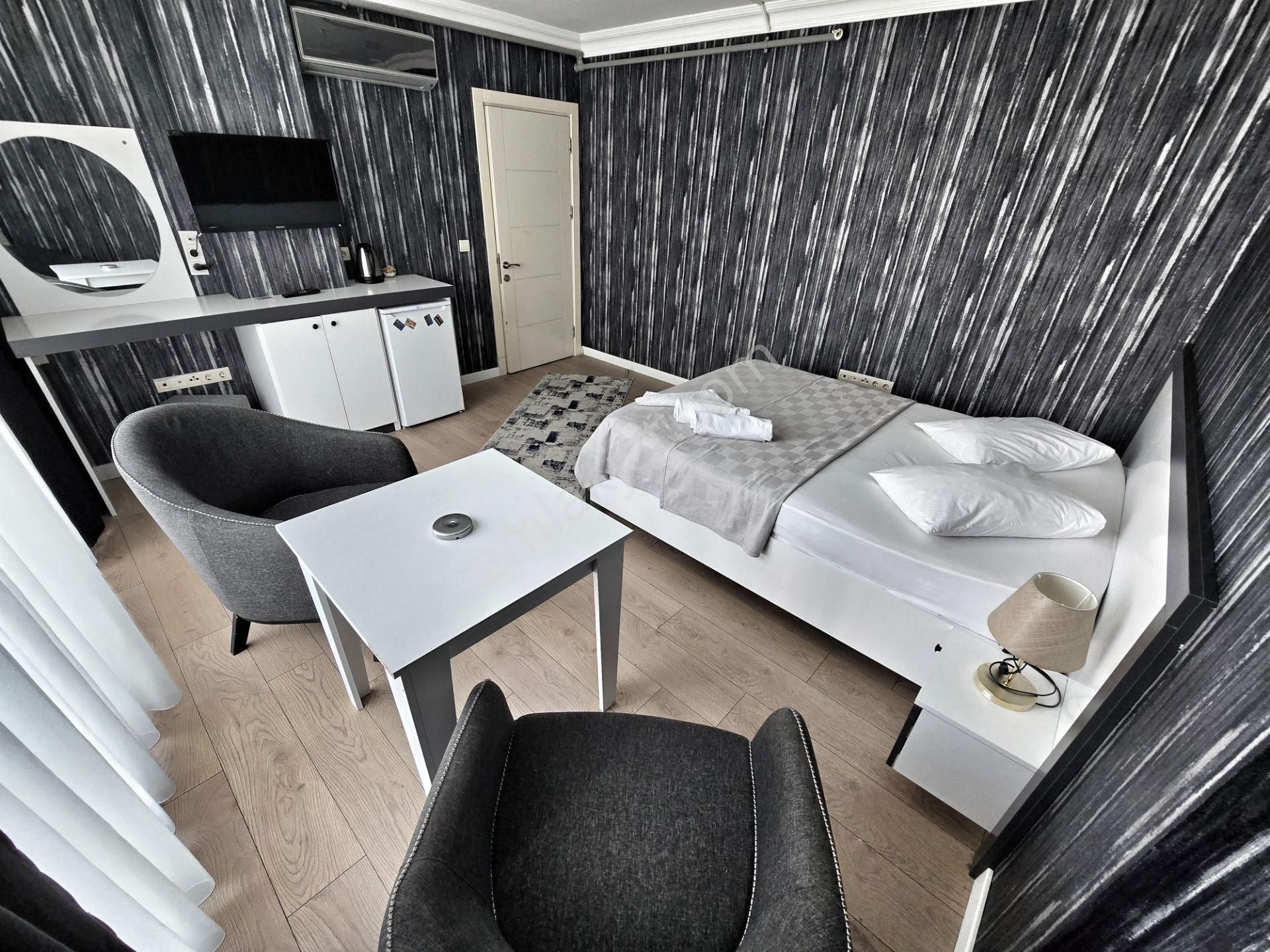 Kartal Yeniadliye-hastane-e5-metro Yürüme Mesafesi 2-4 Kişilik Jakuzili Veya Standart Üks Daireler - Görsel 9