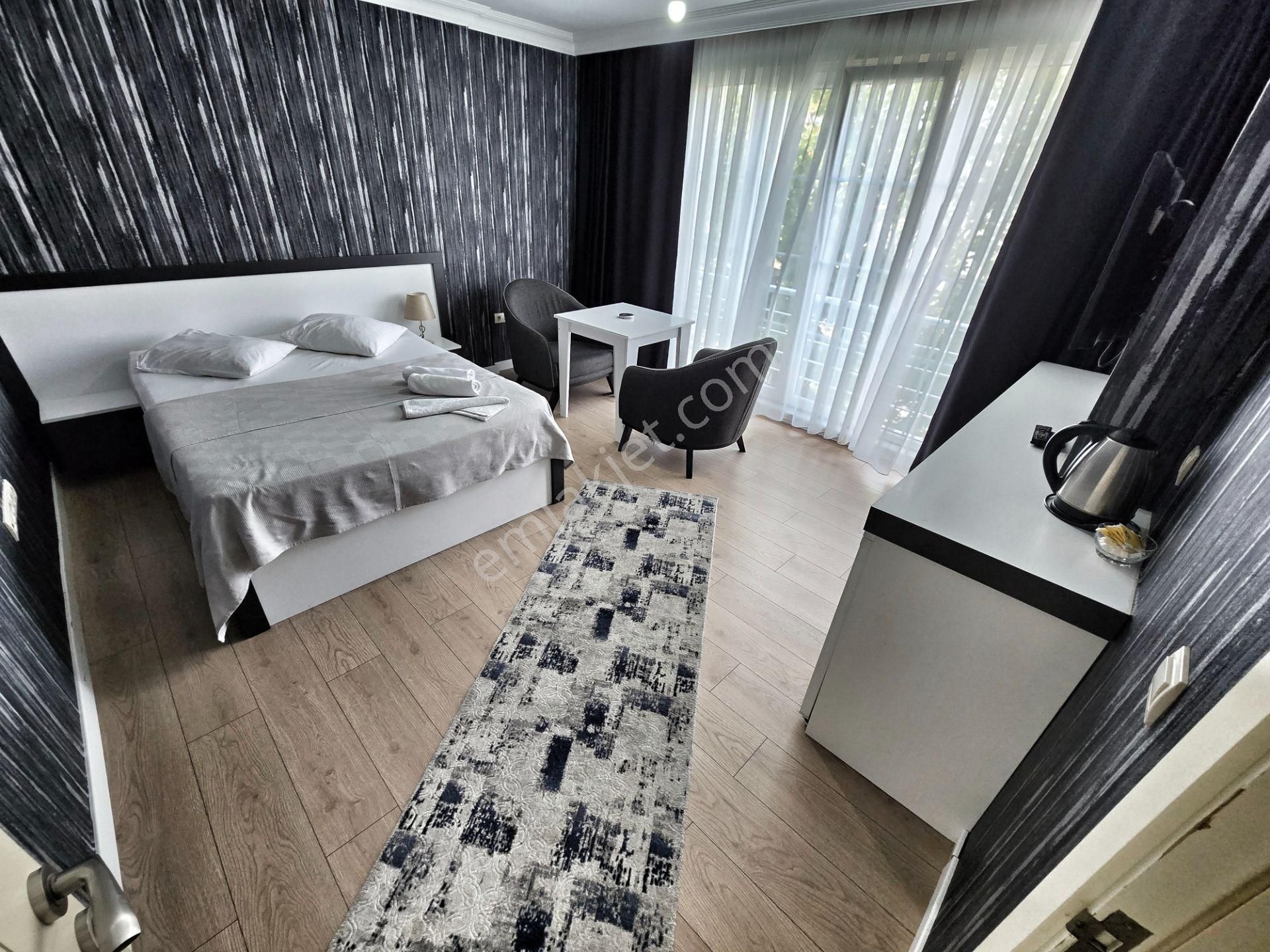 Kartal Yeniadliye-hastane-e5-metro Yürüme Mesafesi 2-4 Kişilik Jakuzili Veya Standart Üks Daireler - Görsel 7