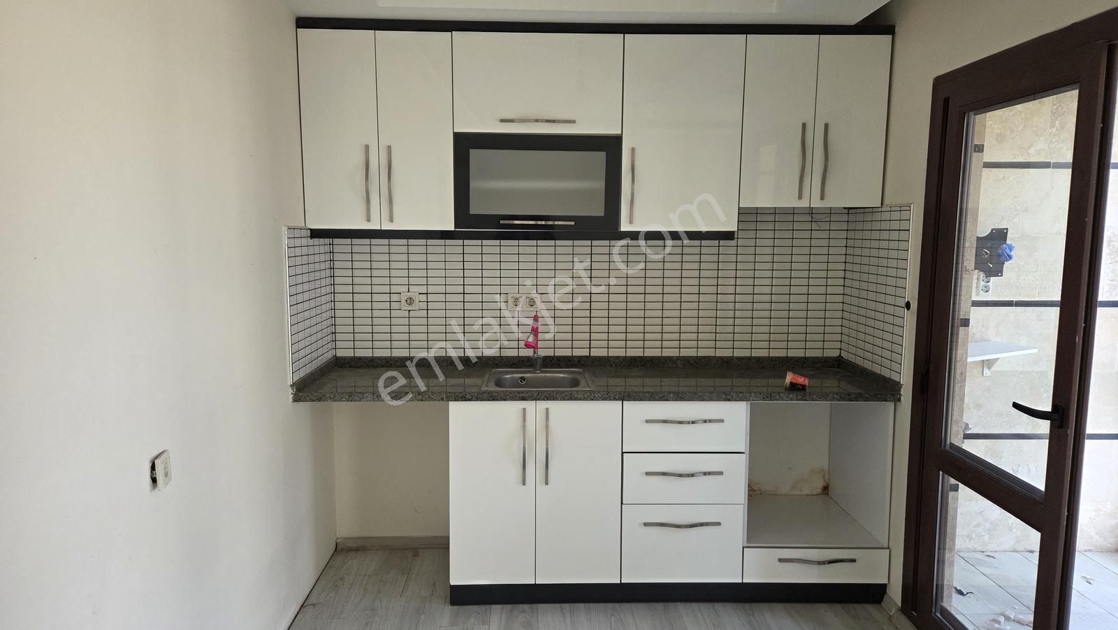 Kuşadası Sahile 50mt Manzaralı 2+1 Boş Devamlı Kiralık Arakat - Görsel 21