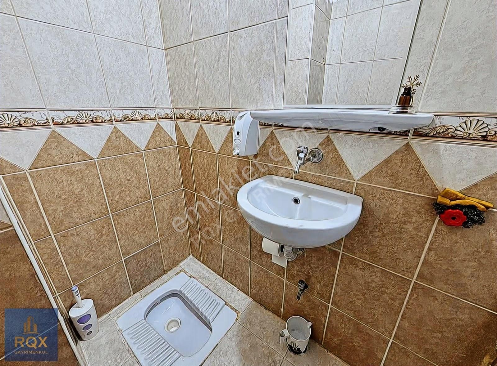 Topçu Mahallesinde Ön Cephe Ara Kat Masrafsız 3+1 Fırsat Daire - Görsel 17