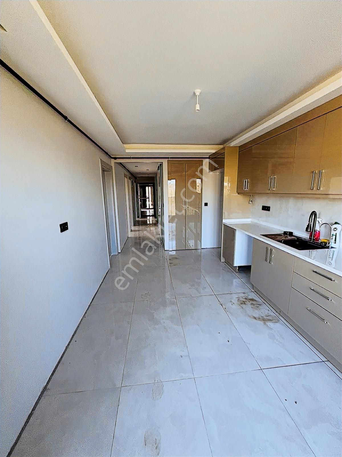 Bayırda Kapalı Mutfak Kiralık 3+1 Daire