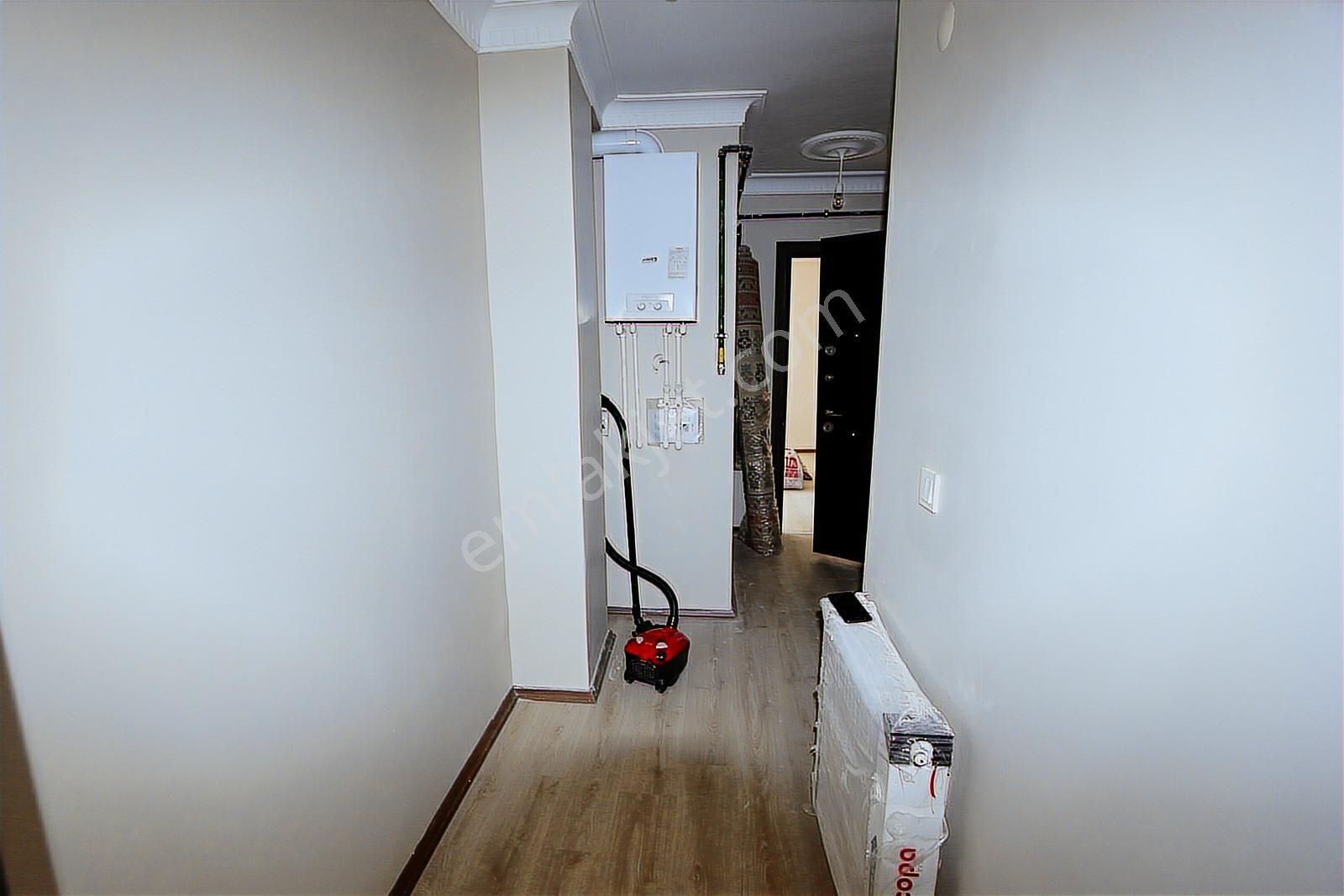 Bezirganbahçe'de 1+1 Satılık 65 M2 Yüksek Giriş 1.kat Gibi - Görsel 2