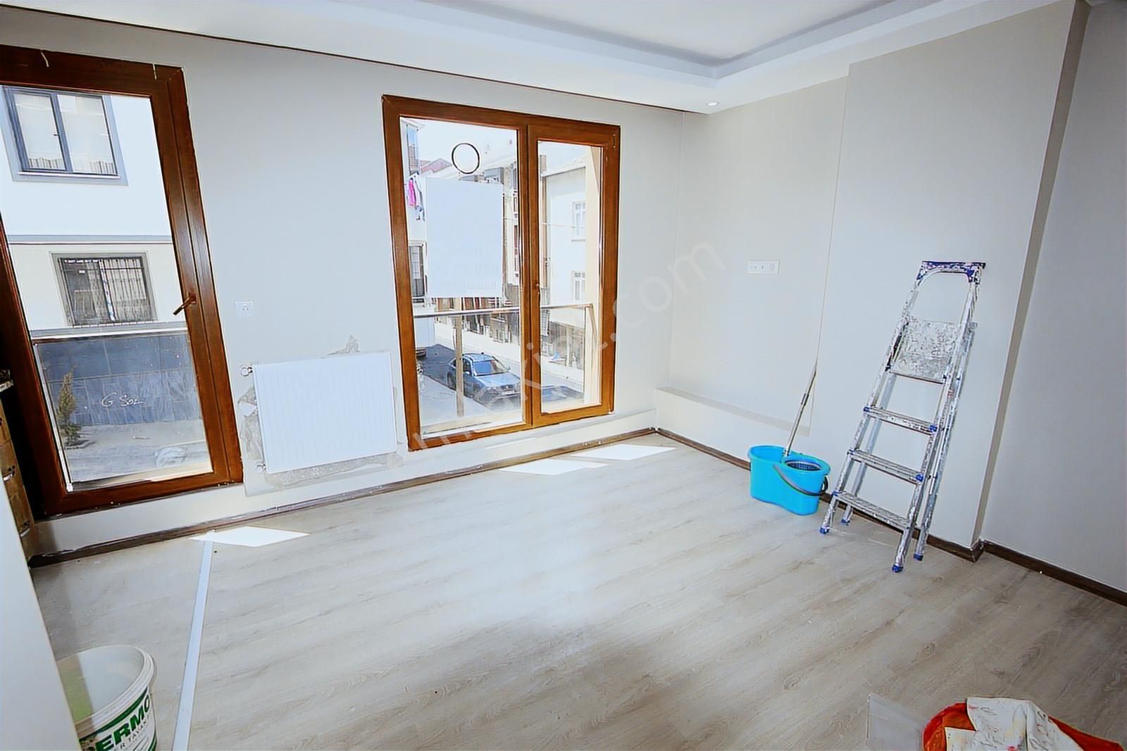 Bezirganbahçe'de 1+1 Satılık 65 M2 Yüksek Giriş 1.kat Gibi - Görsel 14