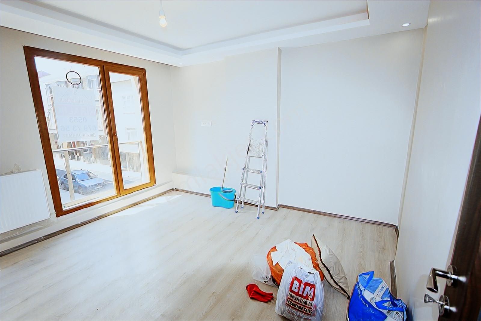 Bezirganbahçe'de 1+1 Satılık 65 M2 Yüksek Giriş 1.kat Gibi - Görsel 13