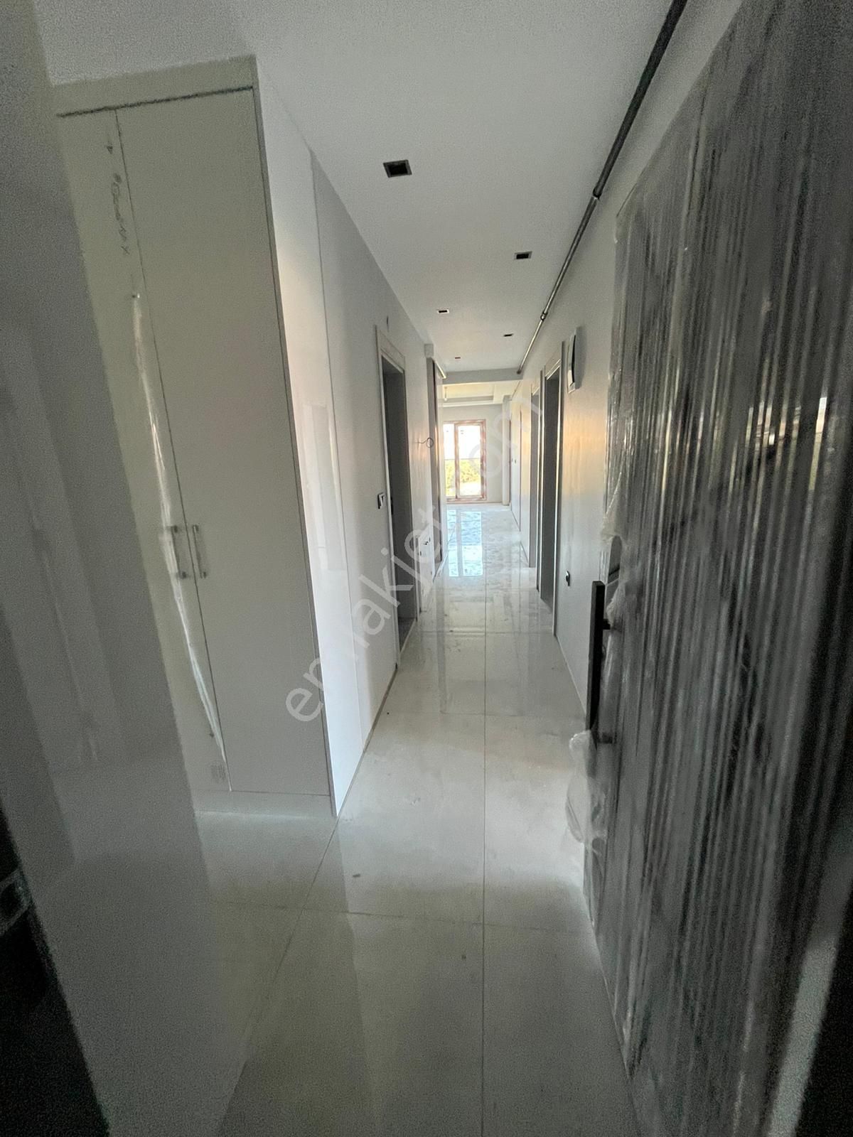 Bayırda Kapalı Mutfak Kiralık 3+1 Daire - Görsel 7