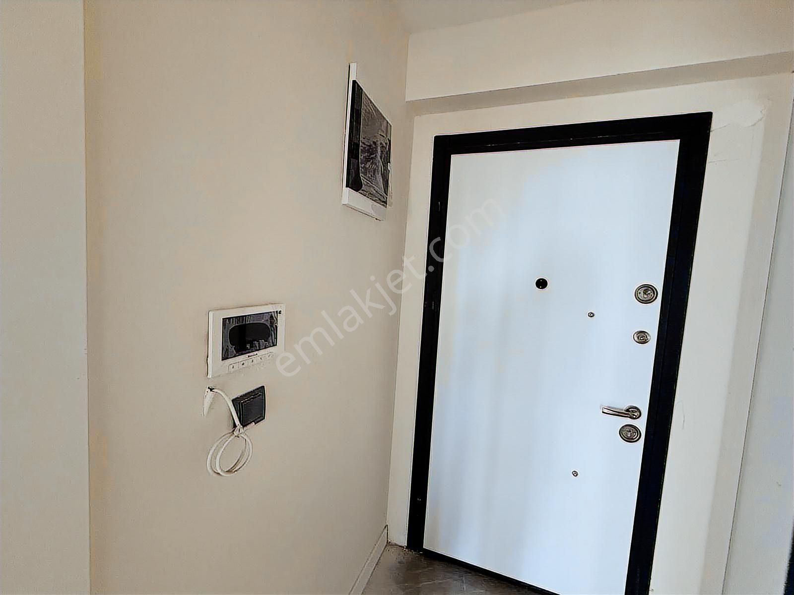 Bayraklı Manavkuyu Satılık 2+1 Daire Cadde Üstü - Görsel 6
