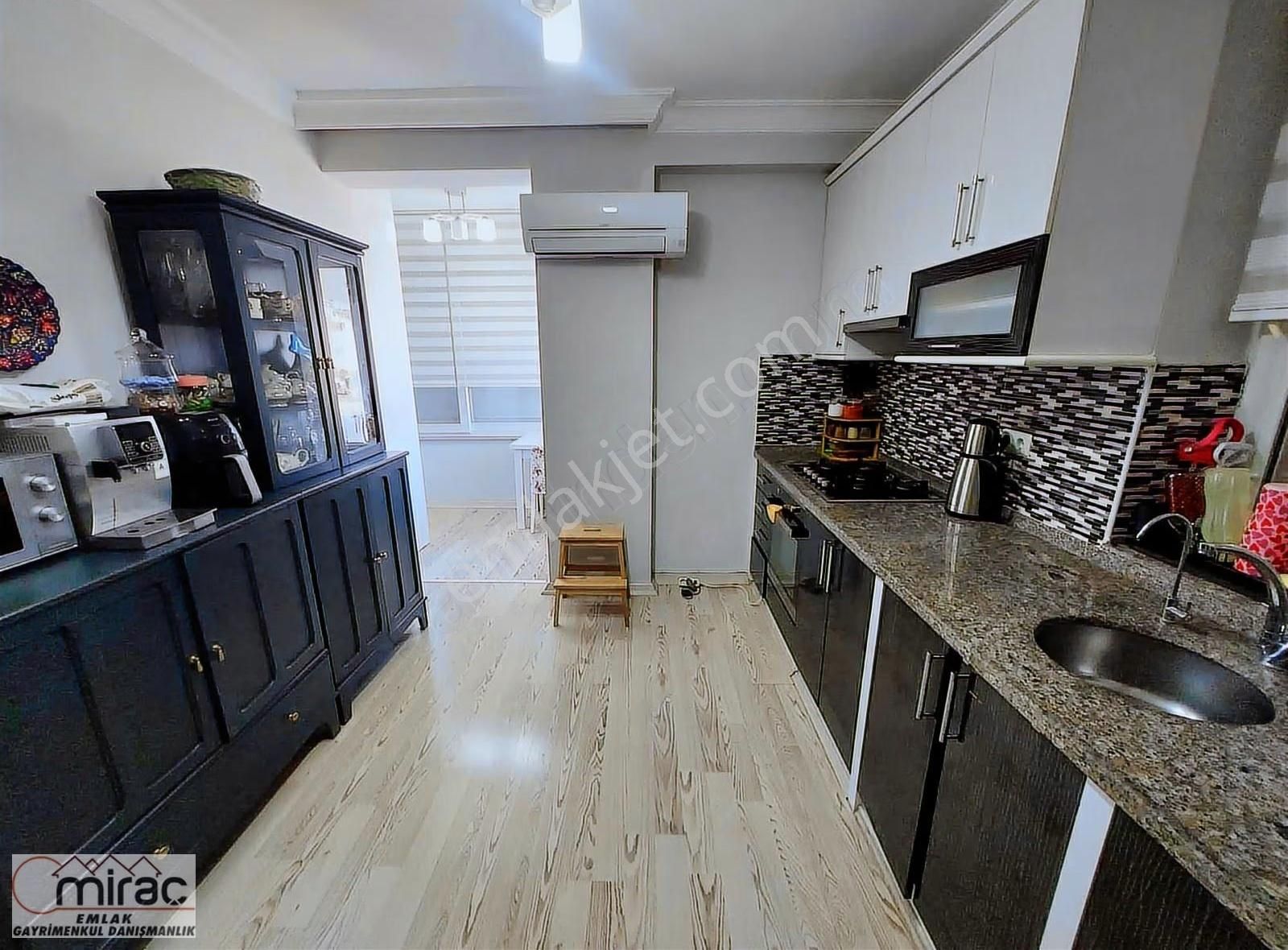 Kavaklı Mahallesinde Merkezi Konumda 4+1 Emsalsiz Dubleks - Görsel 21