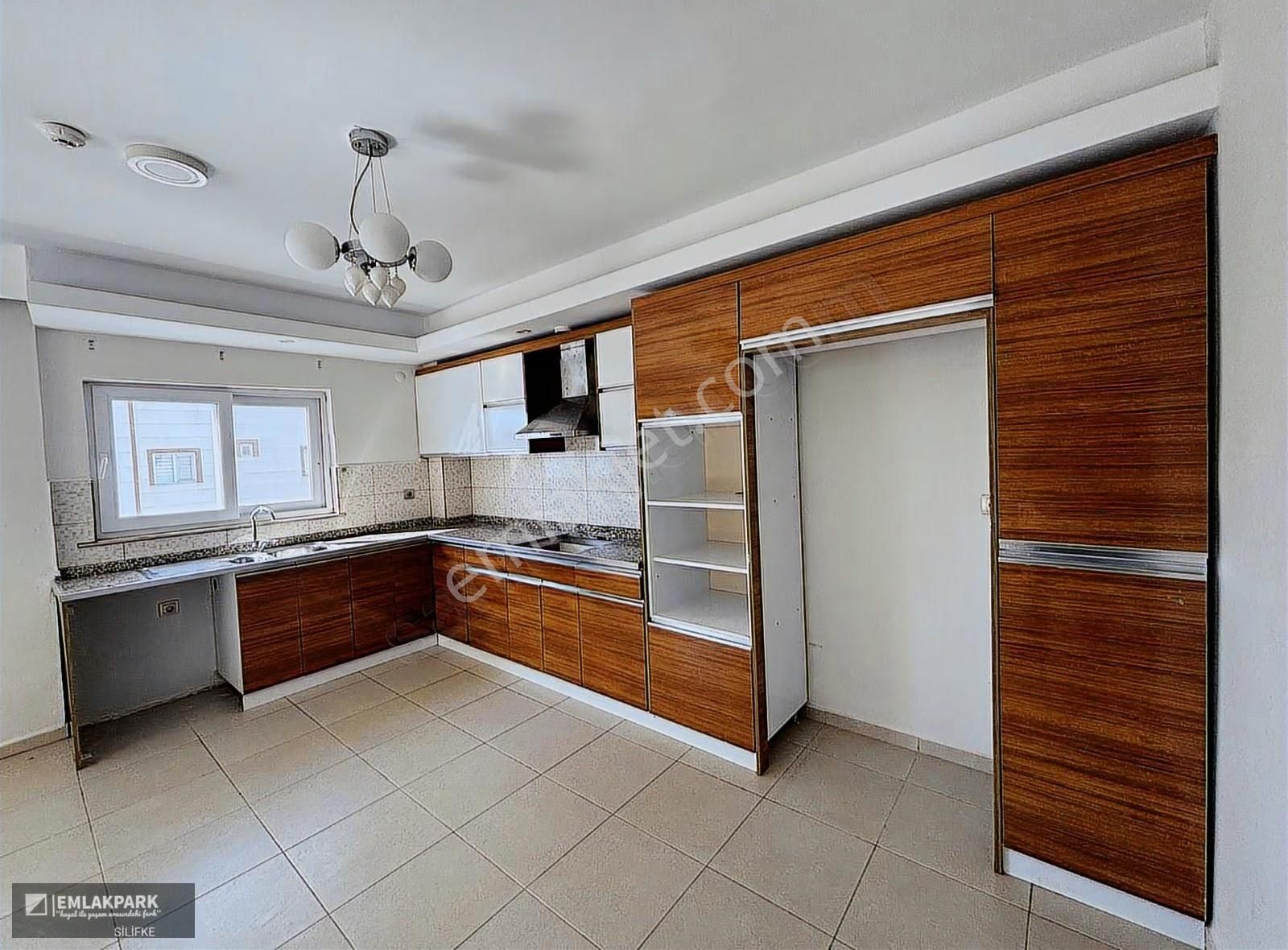 Emlakparkdan Sarıcalarda Havuzlu Site İçinde 4+1 Geniş Daire - Görsel 3