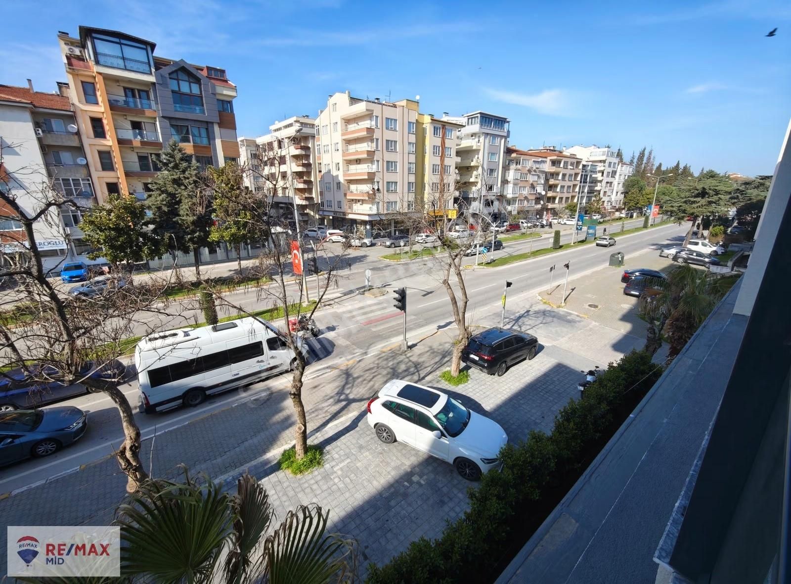 Remax Mid 'den Bandırma Caddesi Satılık 3+1 Lüks Ara Kat Daire - Görsel 11