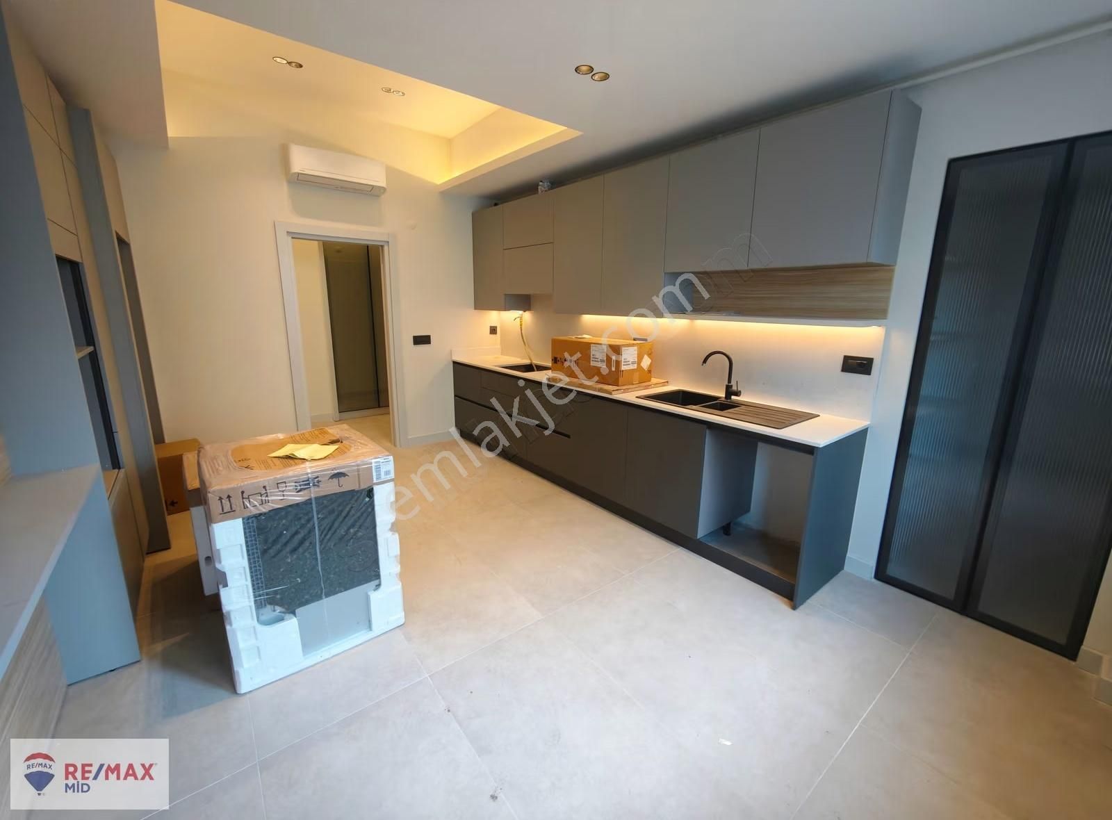 Remax Mid 'den Bandırma Caddesi Satılık 3+1 Lüks Ara Kat Daire - Görsel 13