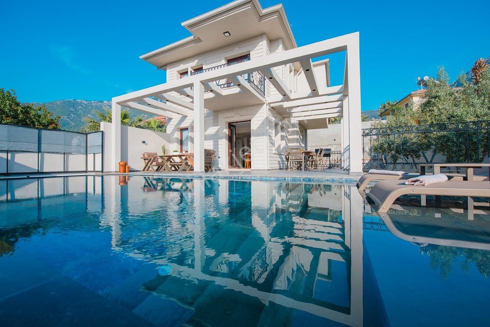 Fethiye Ölüdeniz'de Dağ Ve Orman Manzaralı 4+1 Villalar - Görsel 2