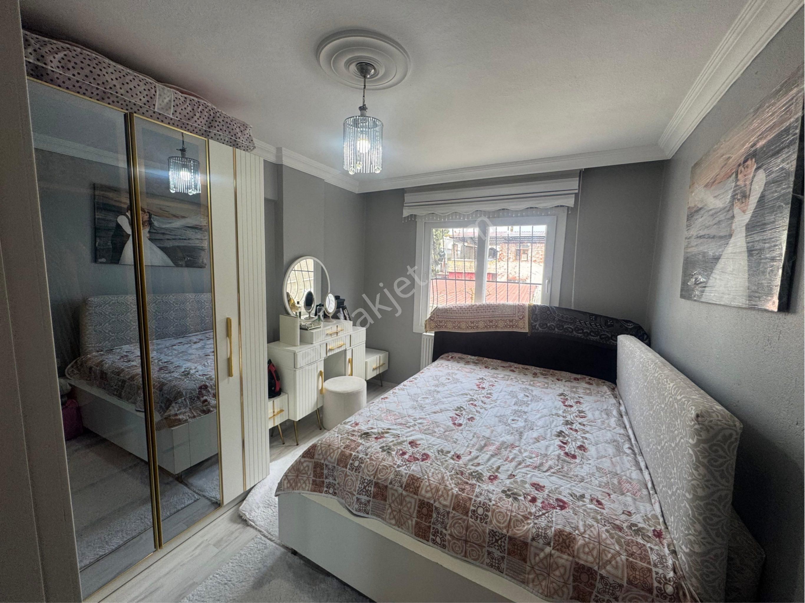 Karabağlar Merkezi Lokasyon Geniş Ferah 3+1 Daire - Görsel 11